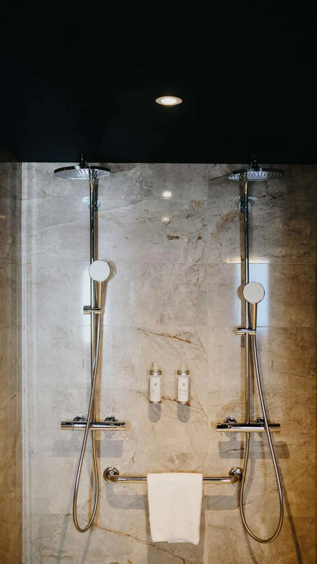 Shower in Keystone Hôtel & Spa