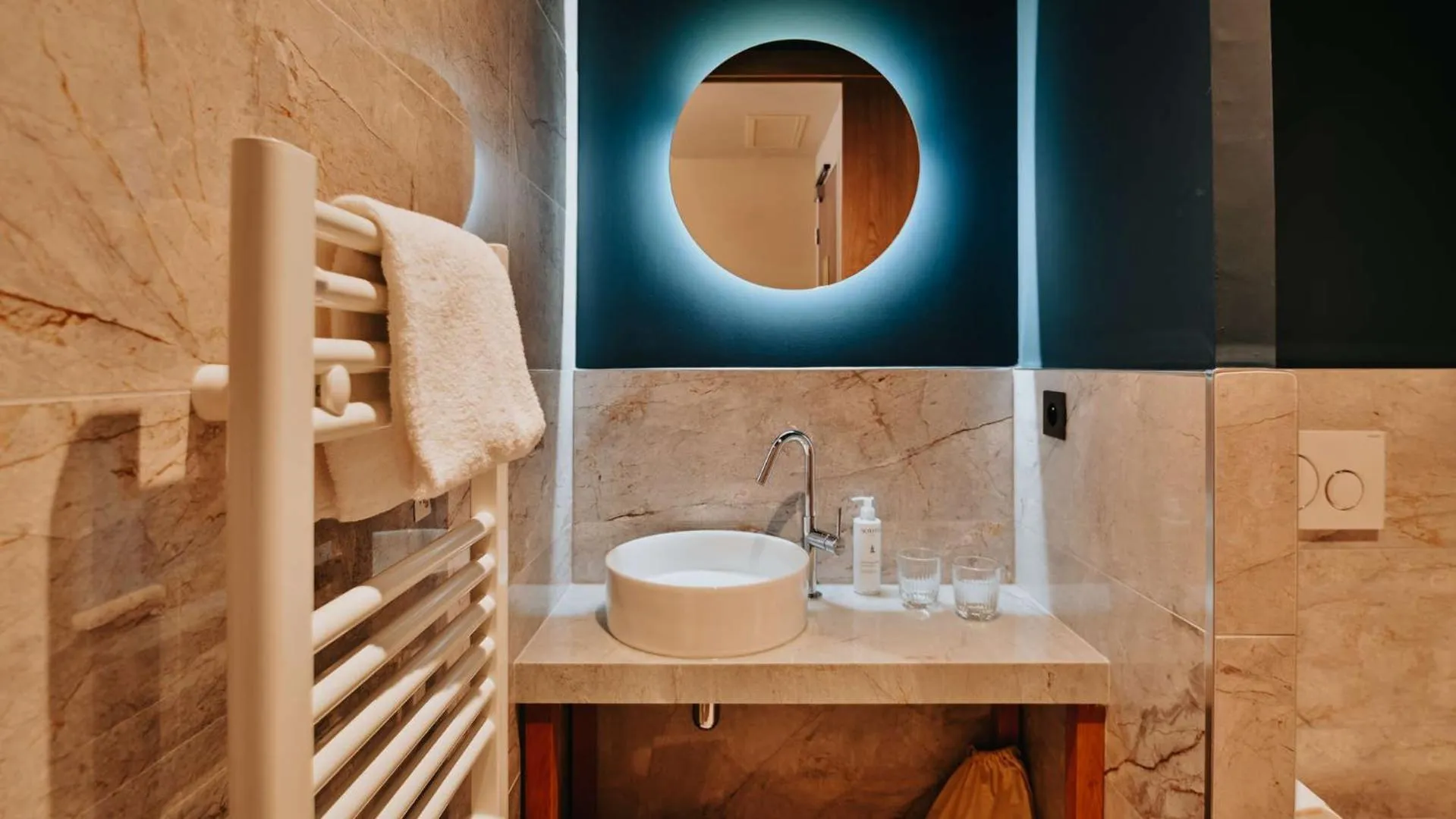 Bathroom in Keystone Hôtel & Spa