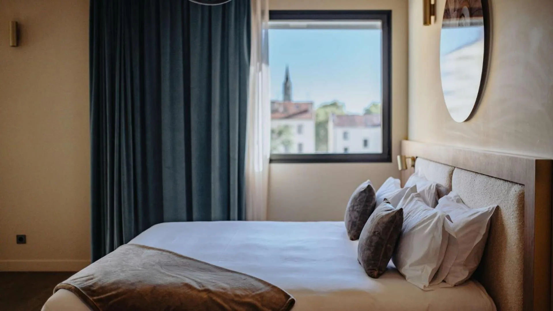 Bed in Keystone Hôtel & Spa