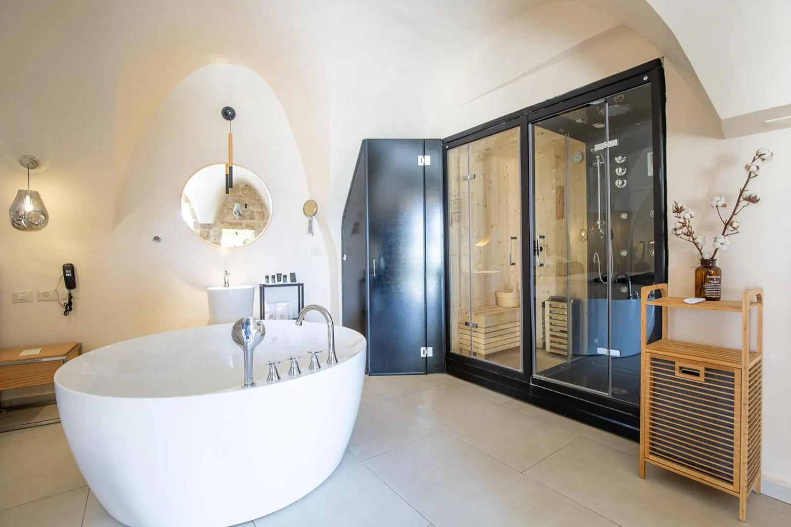 Bathroom, Bed in Lifta Boutique Hotel & Spa