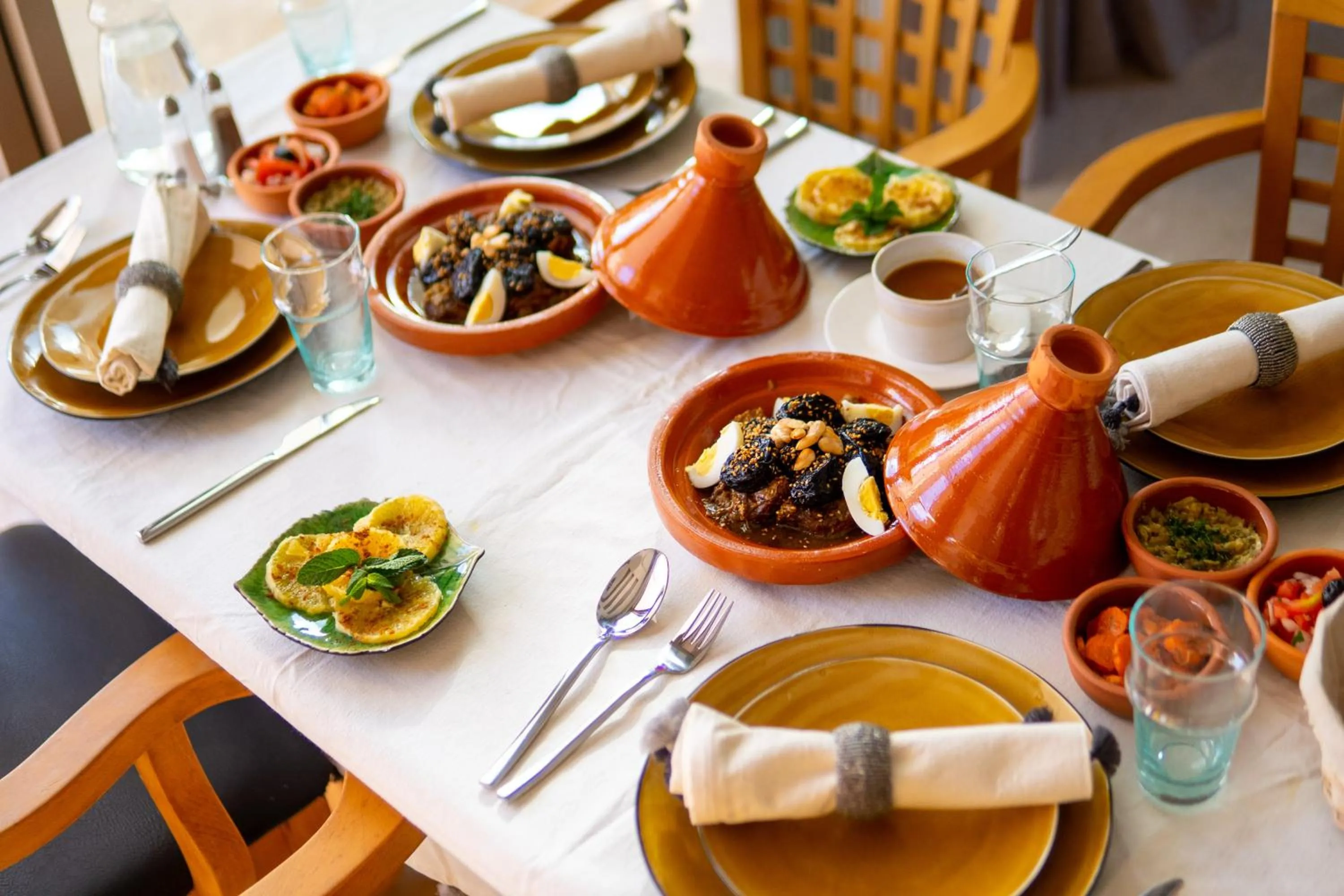 Restaurant/places to eat in Riad villa saphir & SPA