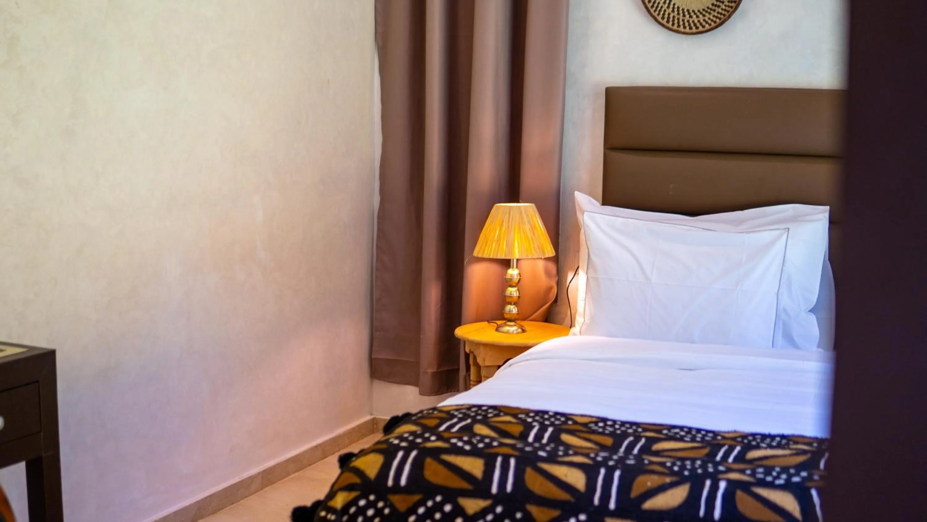 Bed in Riad villa saphir & SPA