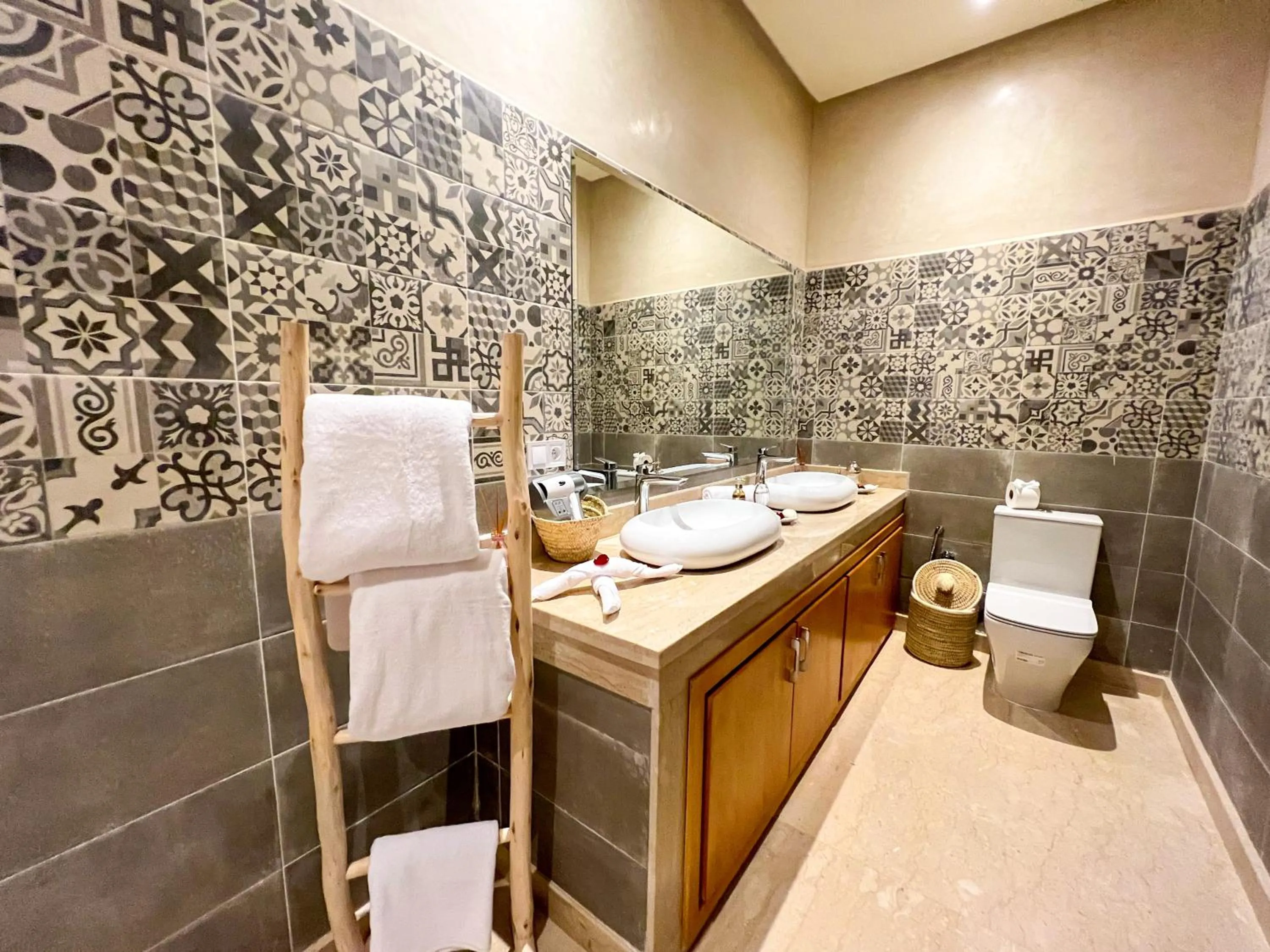 Shower in Riad villa saphir & SPA