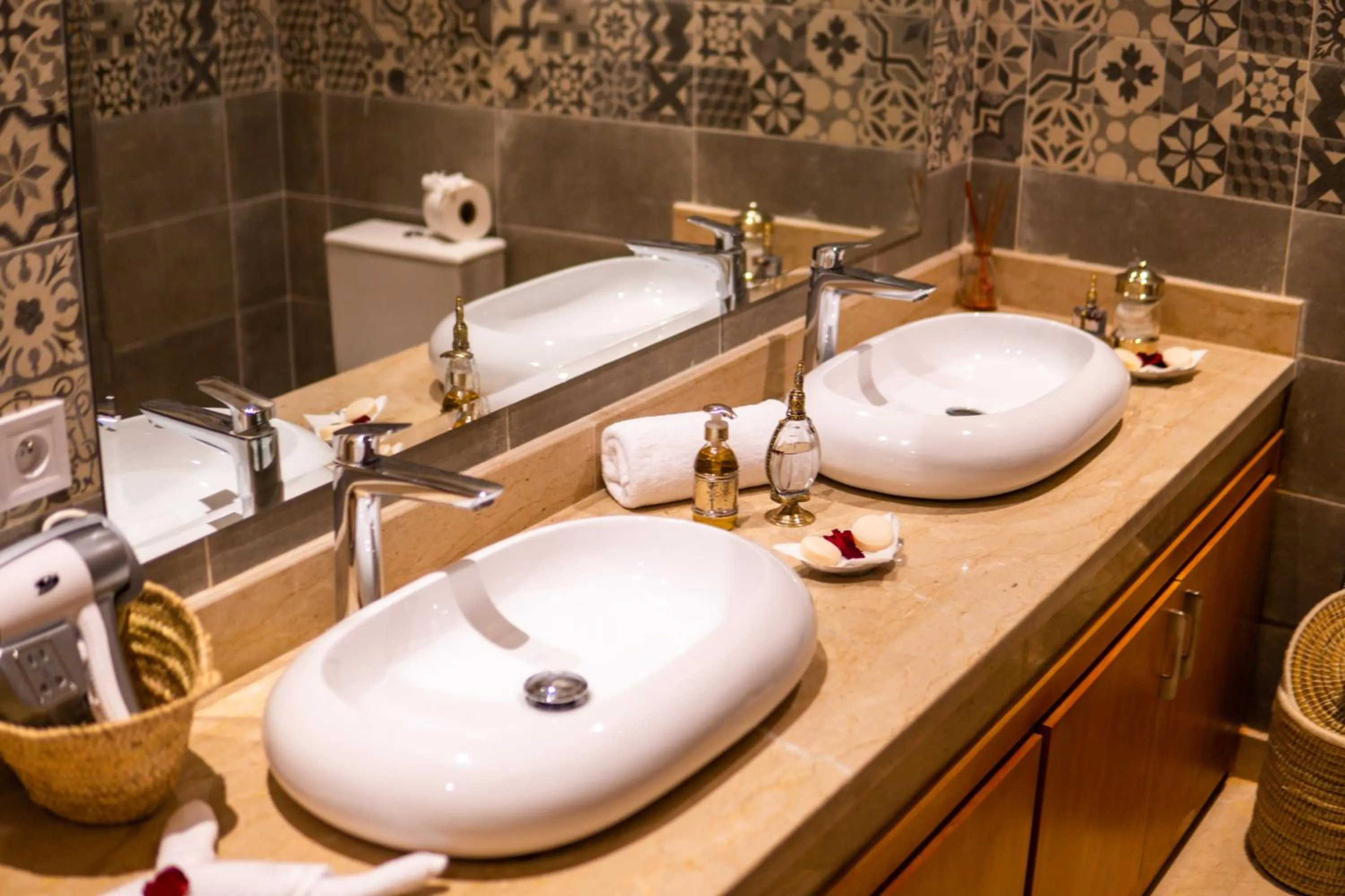 Bathroom in Riad villa saphir & SPA