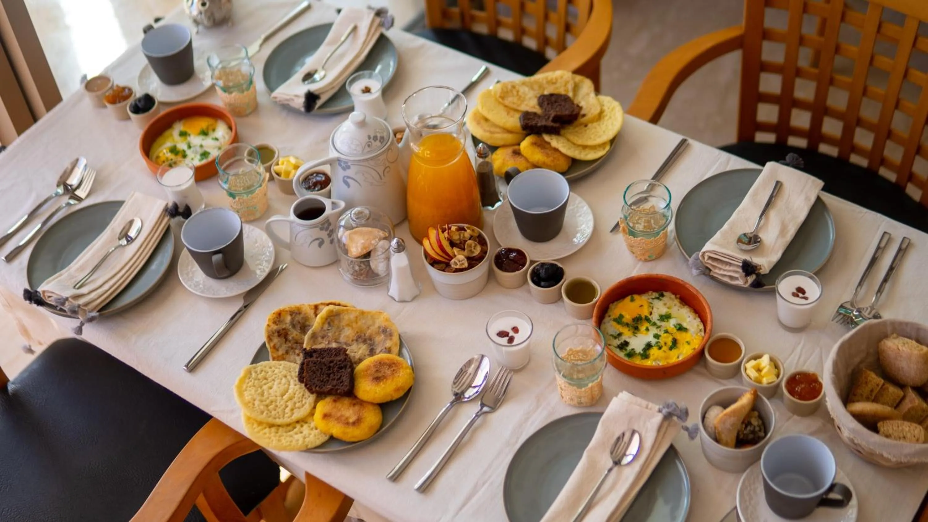 Restaurant/places to eat in Riad villa saphir & SPA