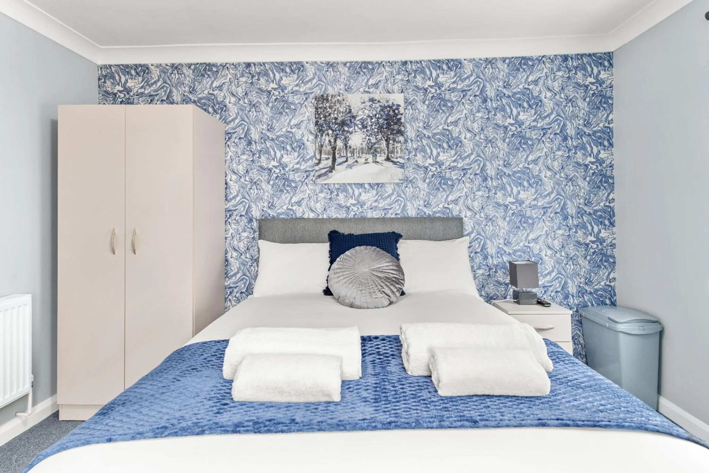 Bedroom, Bed in Town House Rooms