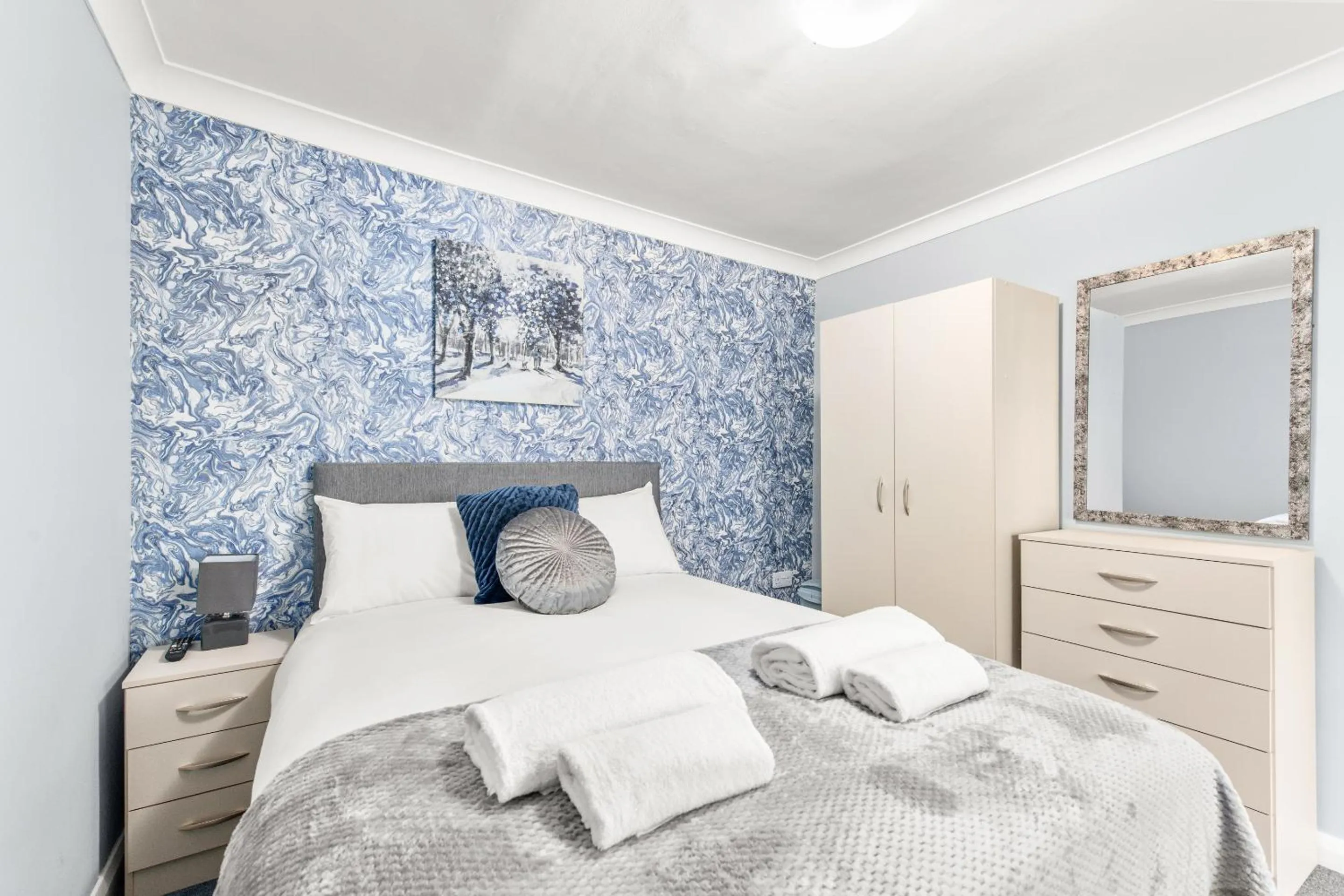 Bedroom, Bed in Town House Rooms