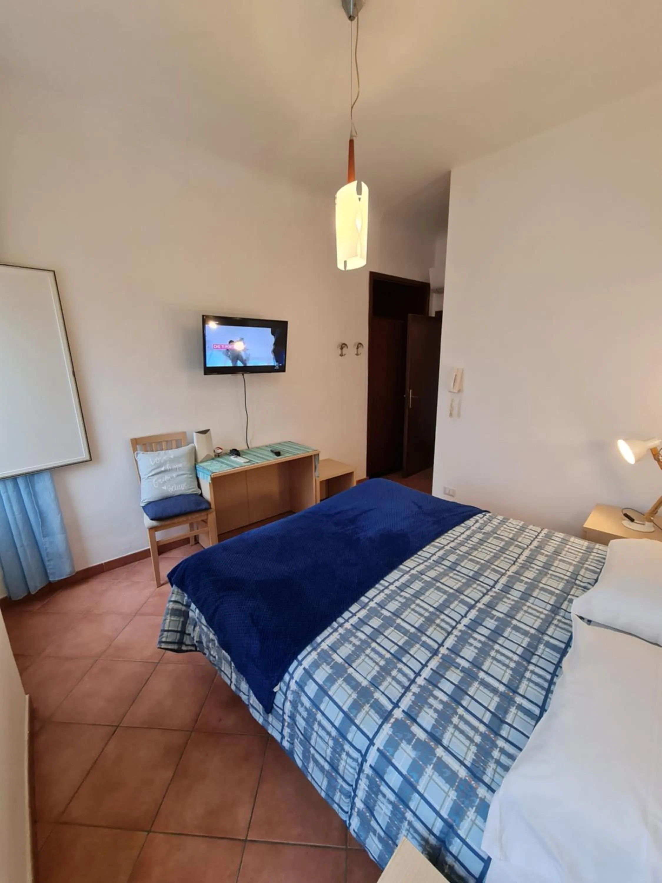 Bedroom, Bed in Albergo Genio