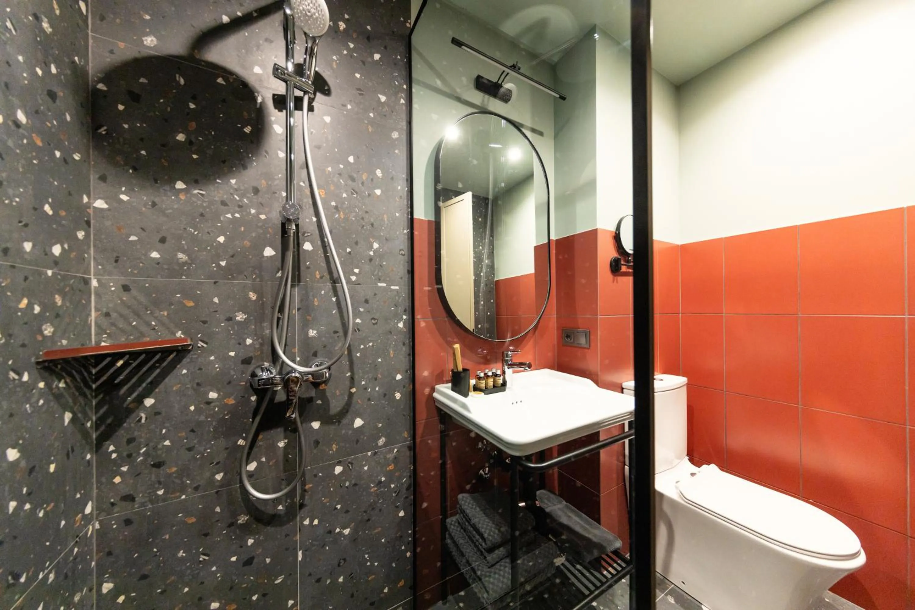 Shower in STROFI Boutique Hotel