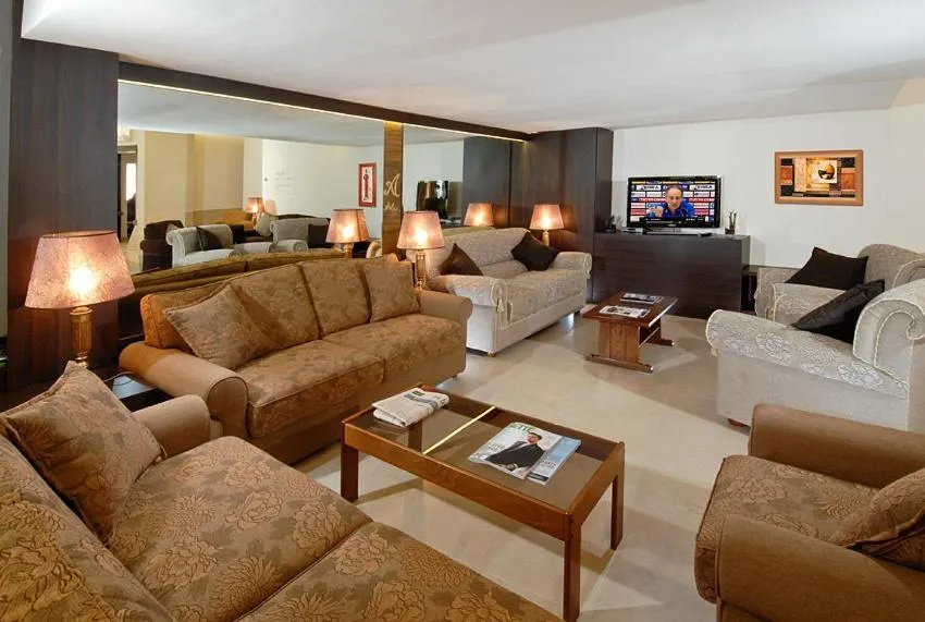 Communal lounge/ TV room in Hotel Argentina