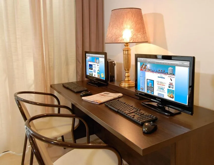 TV and multimedia in Hotel Argentina