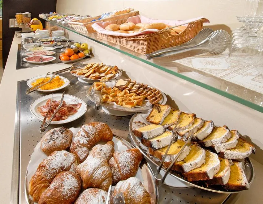 Food in Hotel Argentina