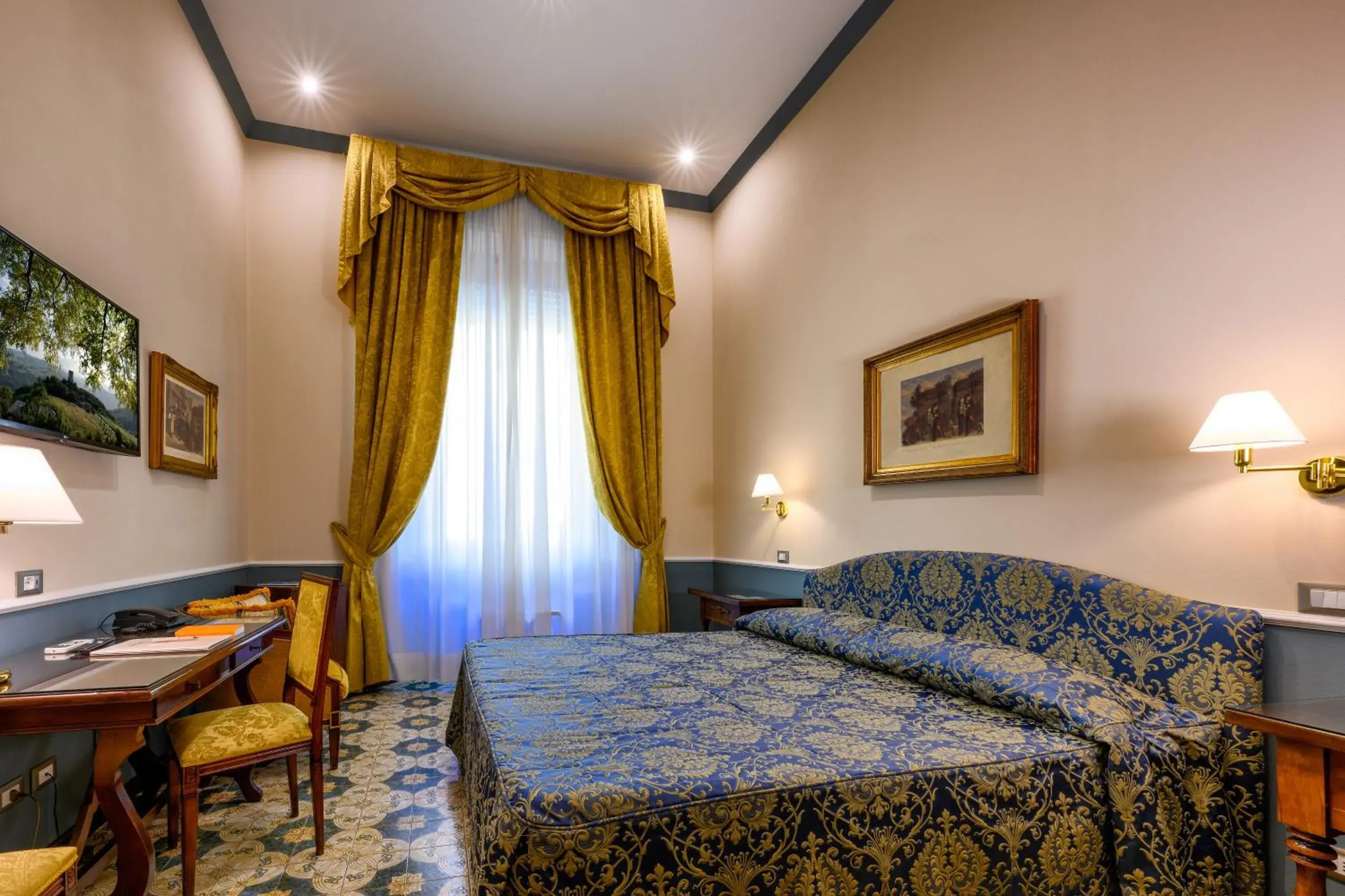 Photo of the whole room, Bed in Hotel Posta Photo of the whole room, Bed in Hotel Posta