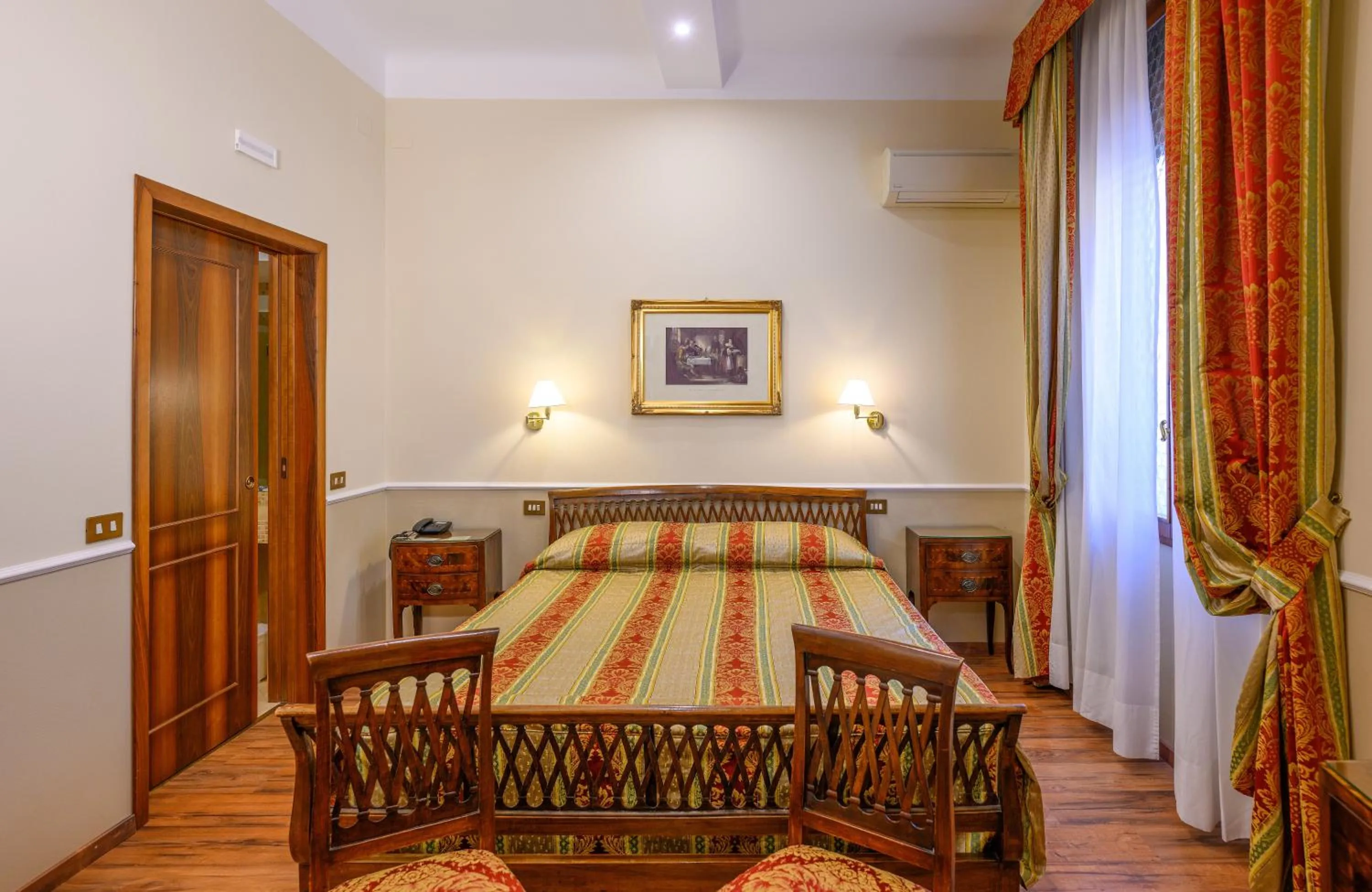 Bedroom, Bed in Hotel Posta