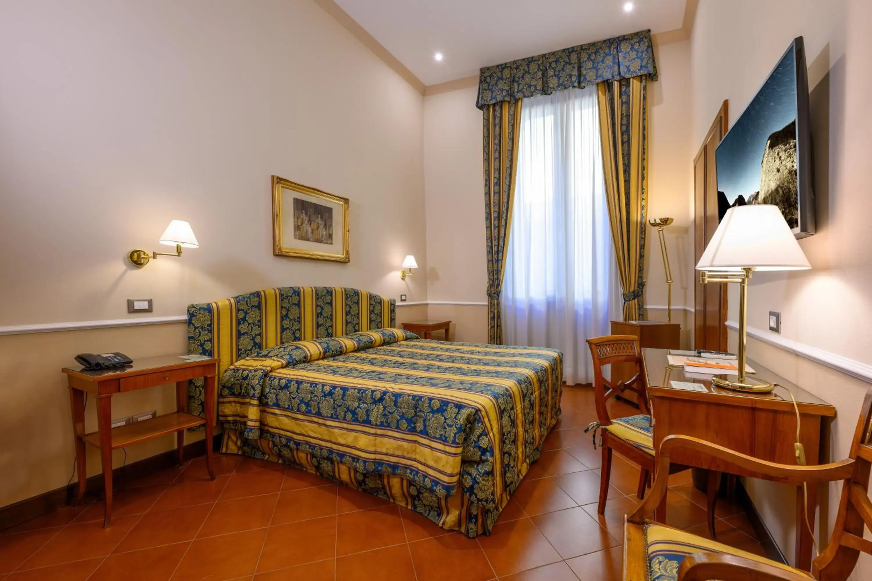 Photo of the whole room, Bed in Hotel Posta Photo of the whole room, Bed in Hotel Posta