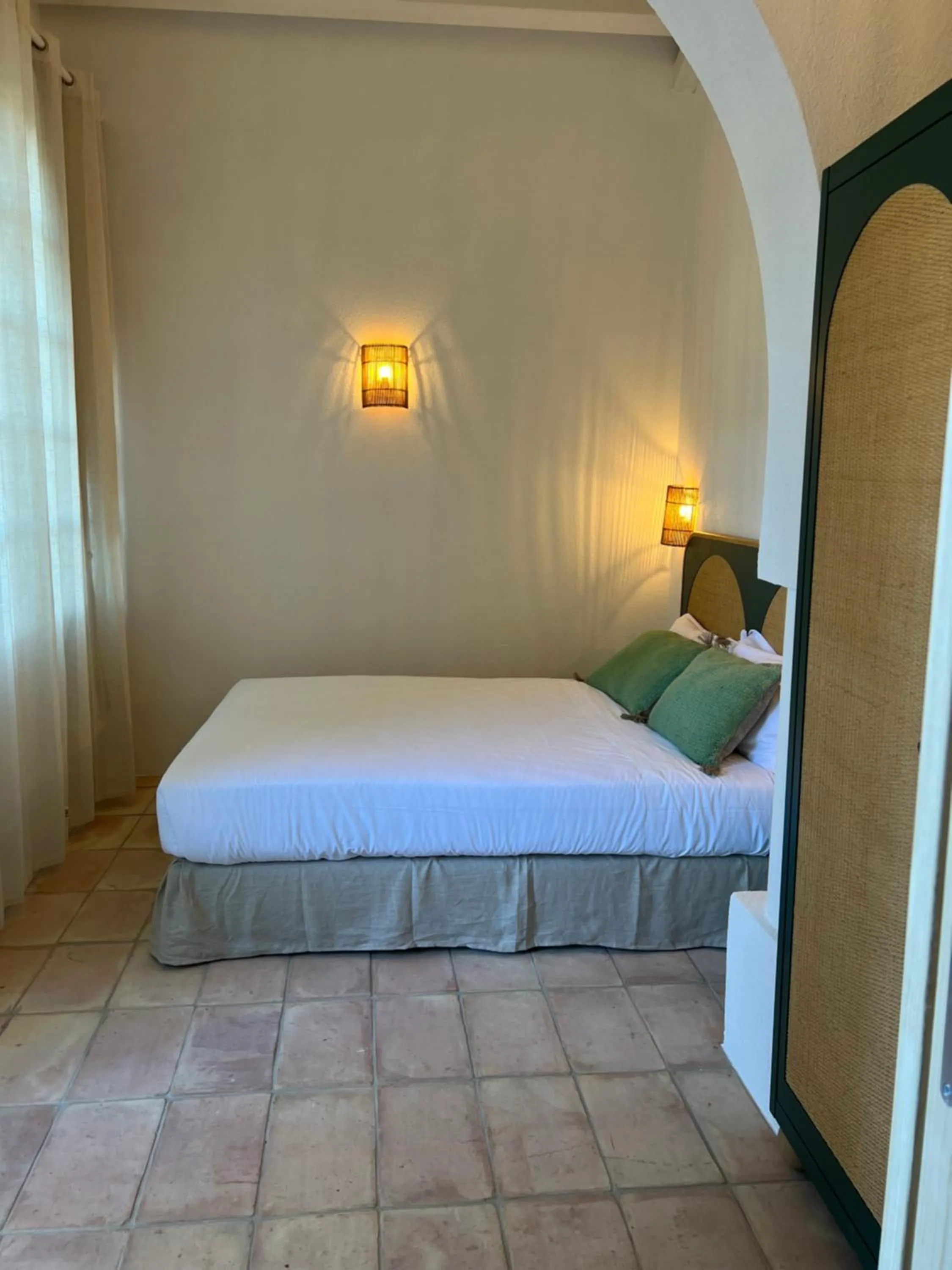 Bed in Maison d'Orange - La Pinede