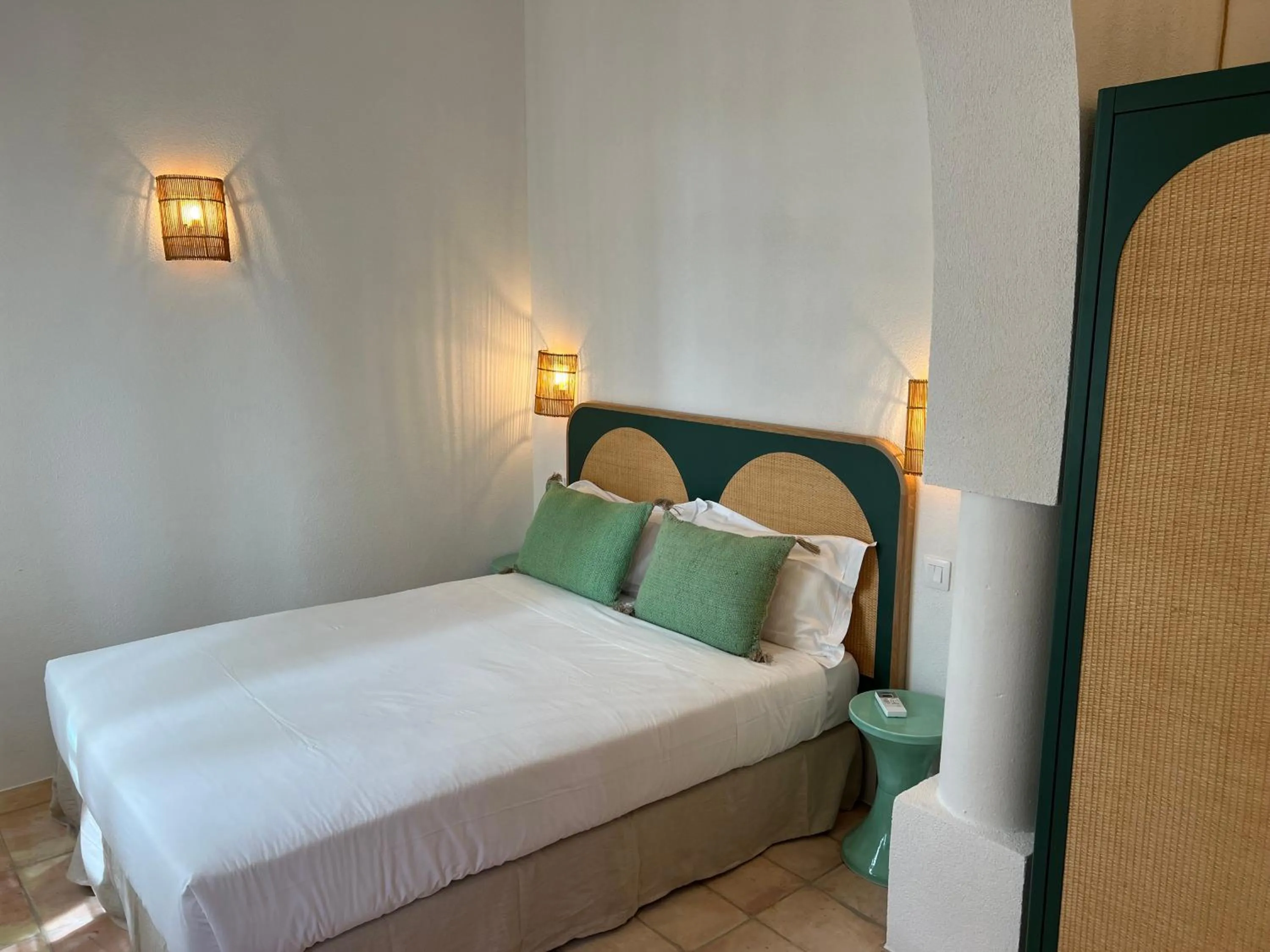 Bed in Maison d'Orange - La Pinede