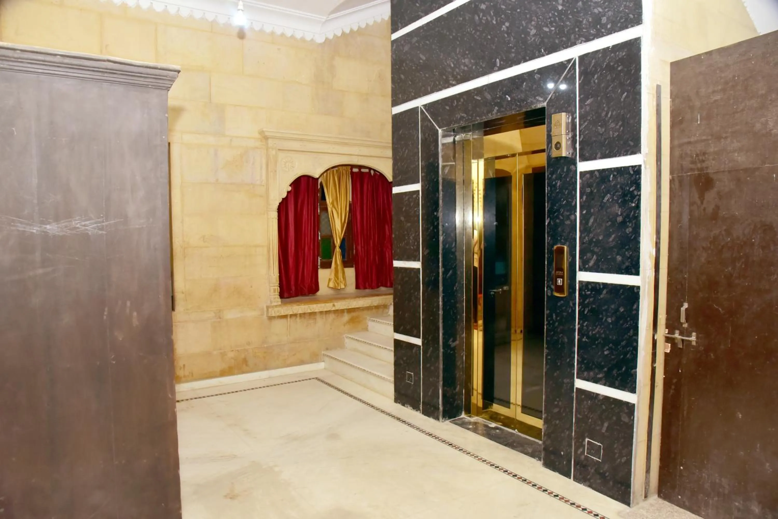 elevator in The Jaigarh Palace Jaisalmer