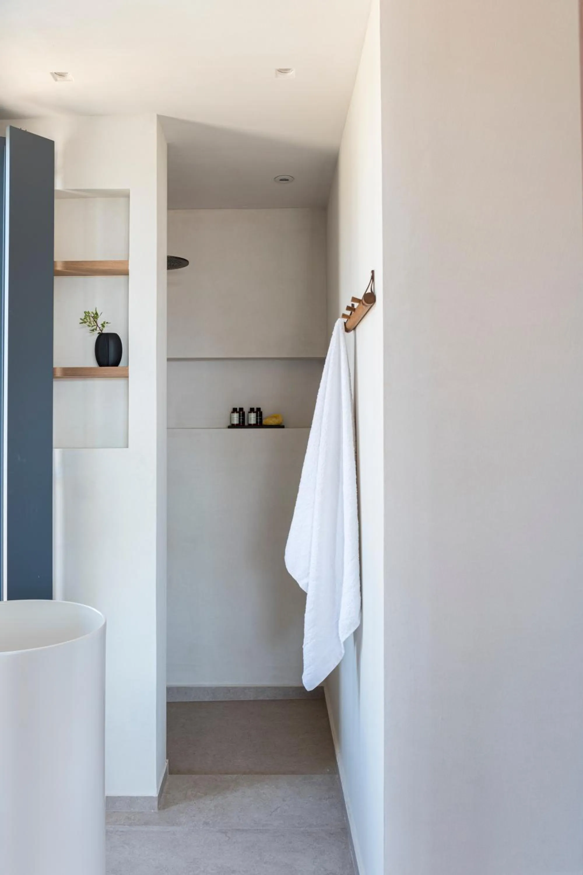 Bathroom in Phos Milos