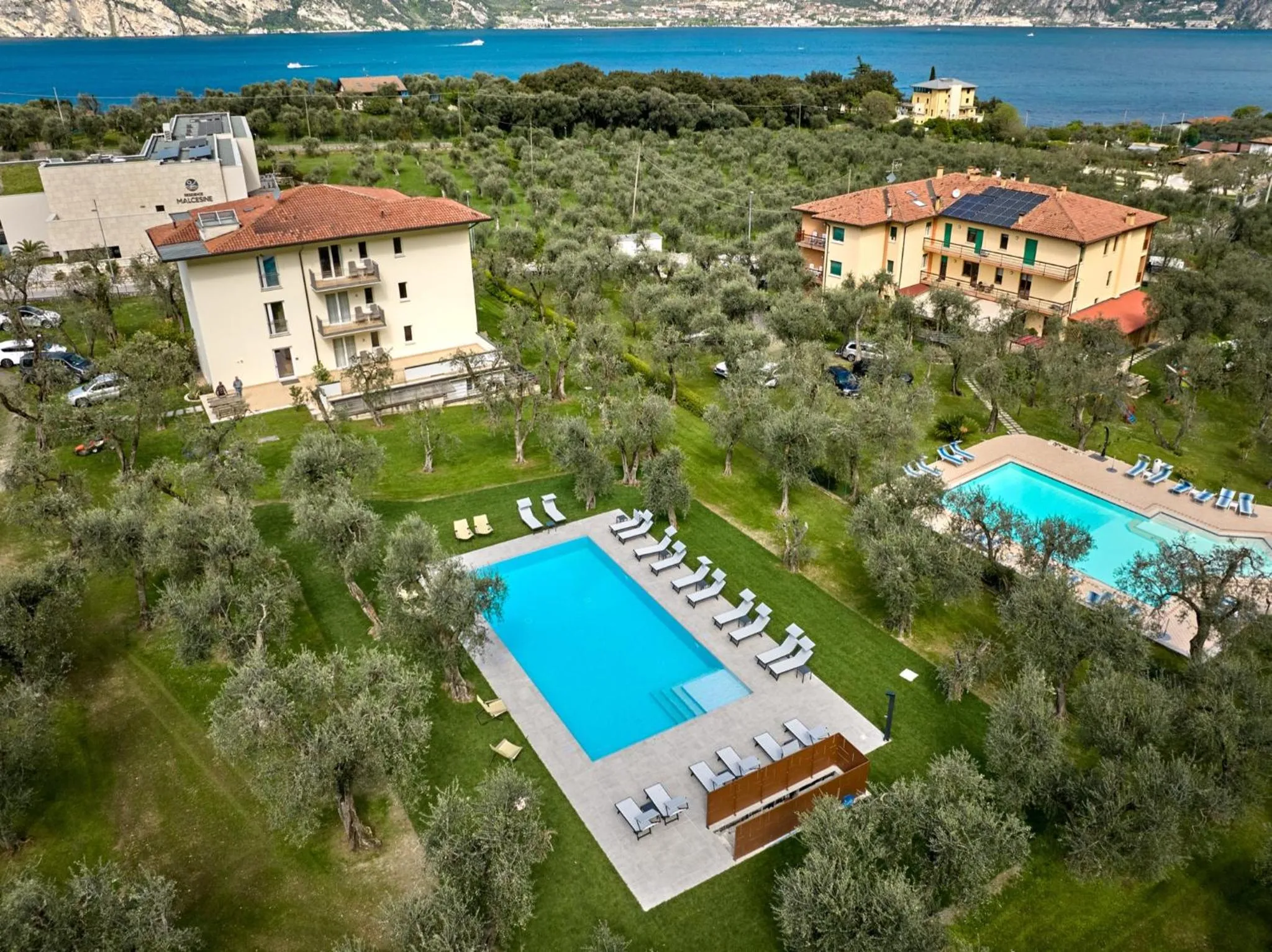 Swimming pool in Hotel Garnì Orchidea