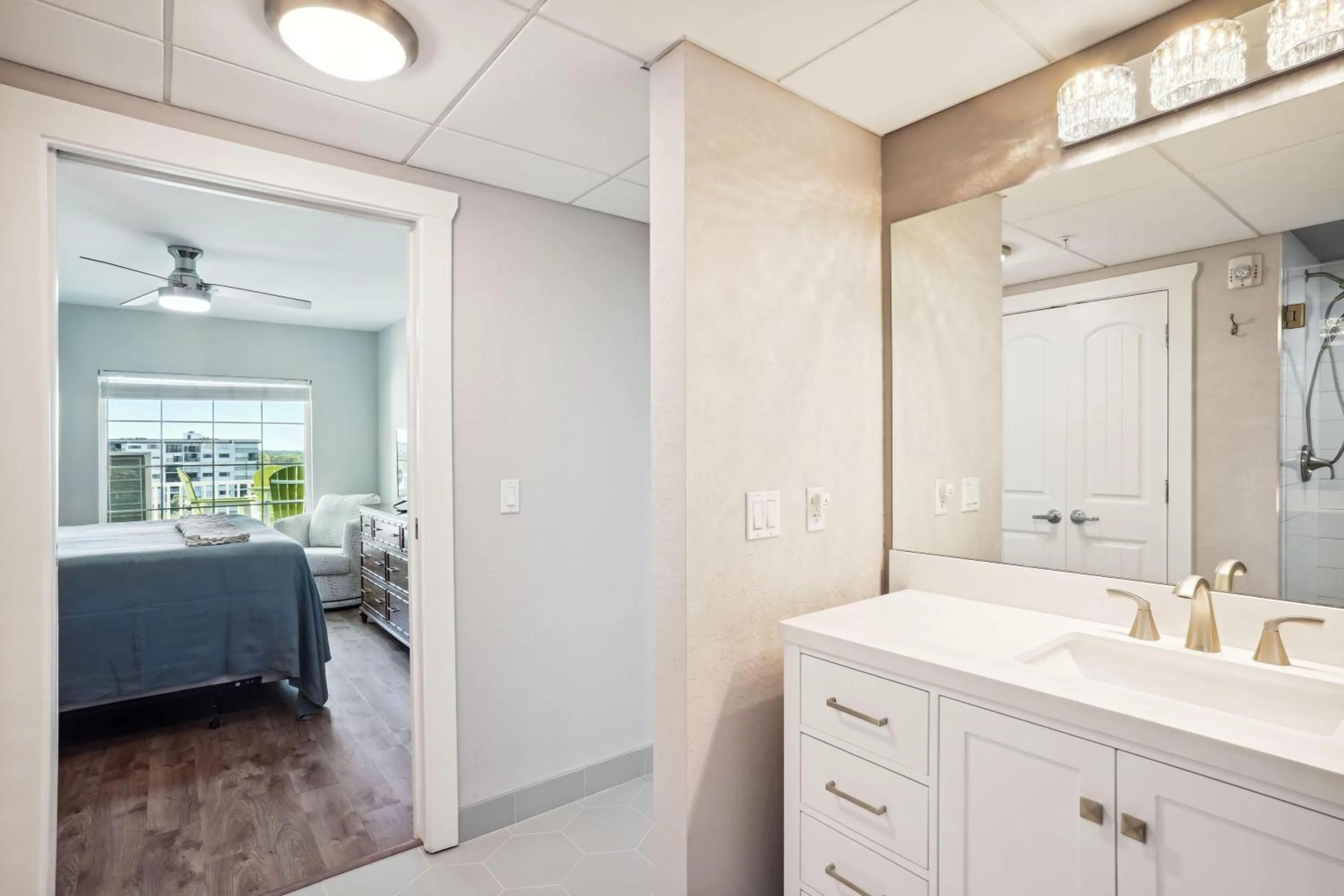 Bed in Harbourside 7718- Premier