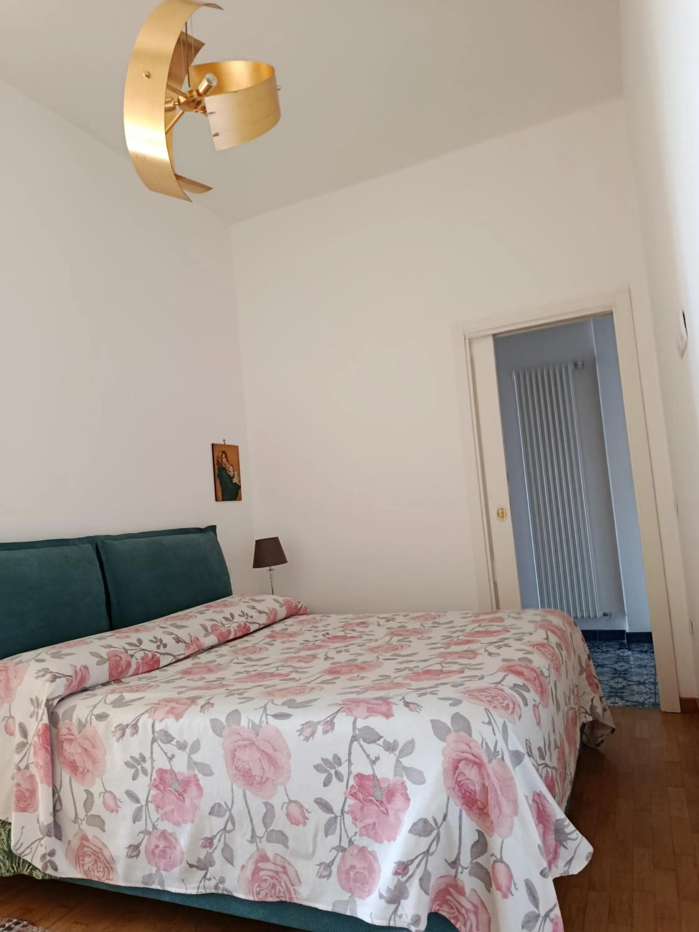 Bedroom, Bed in Salerno Eremita Apartment