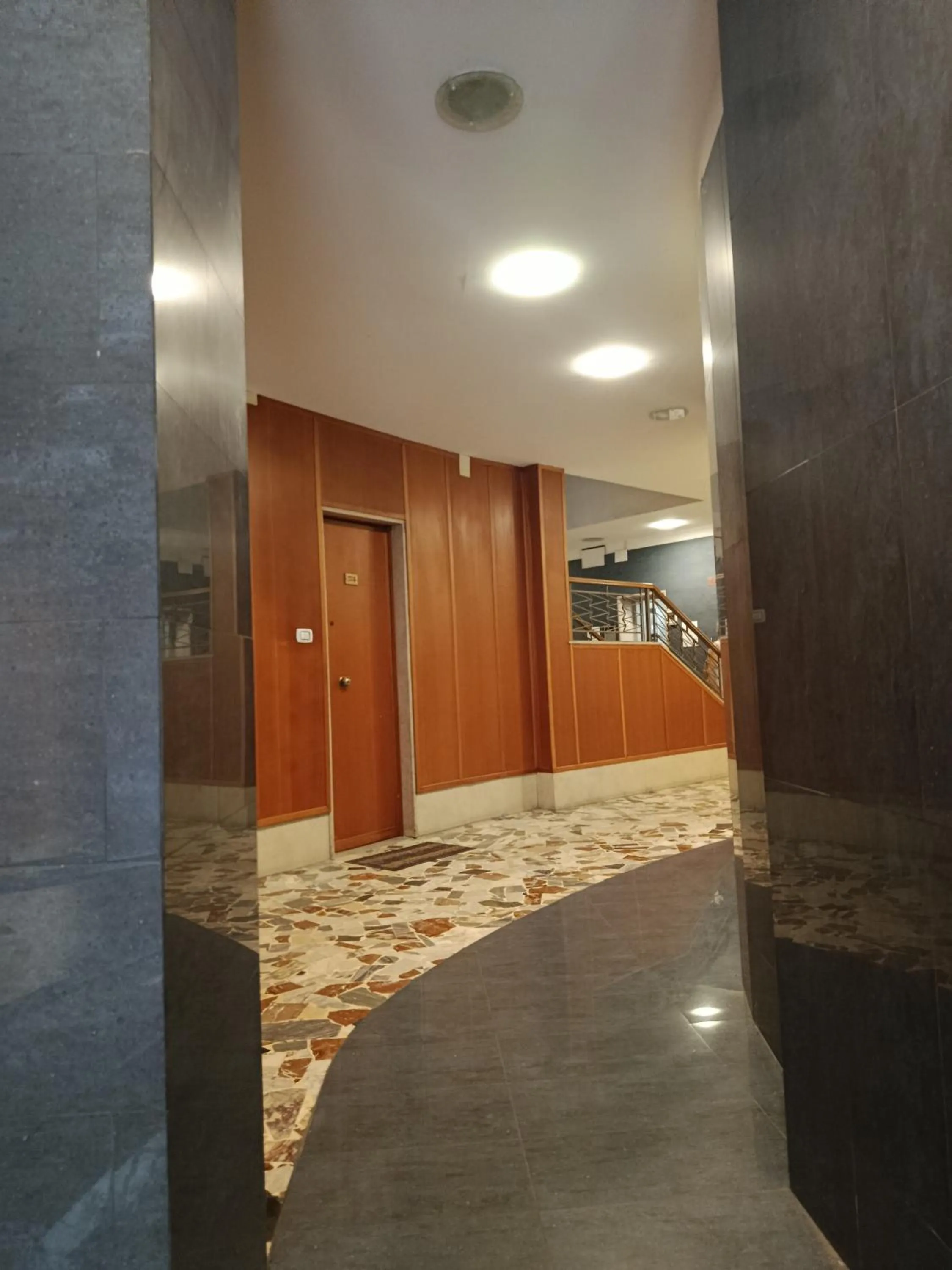 elevator in Salerno Eremita Apartment