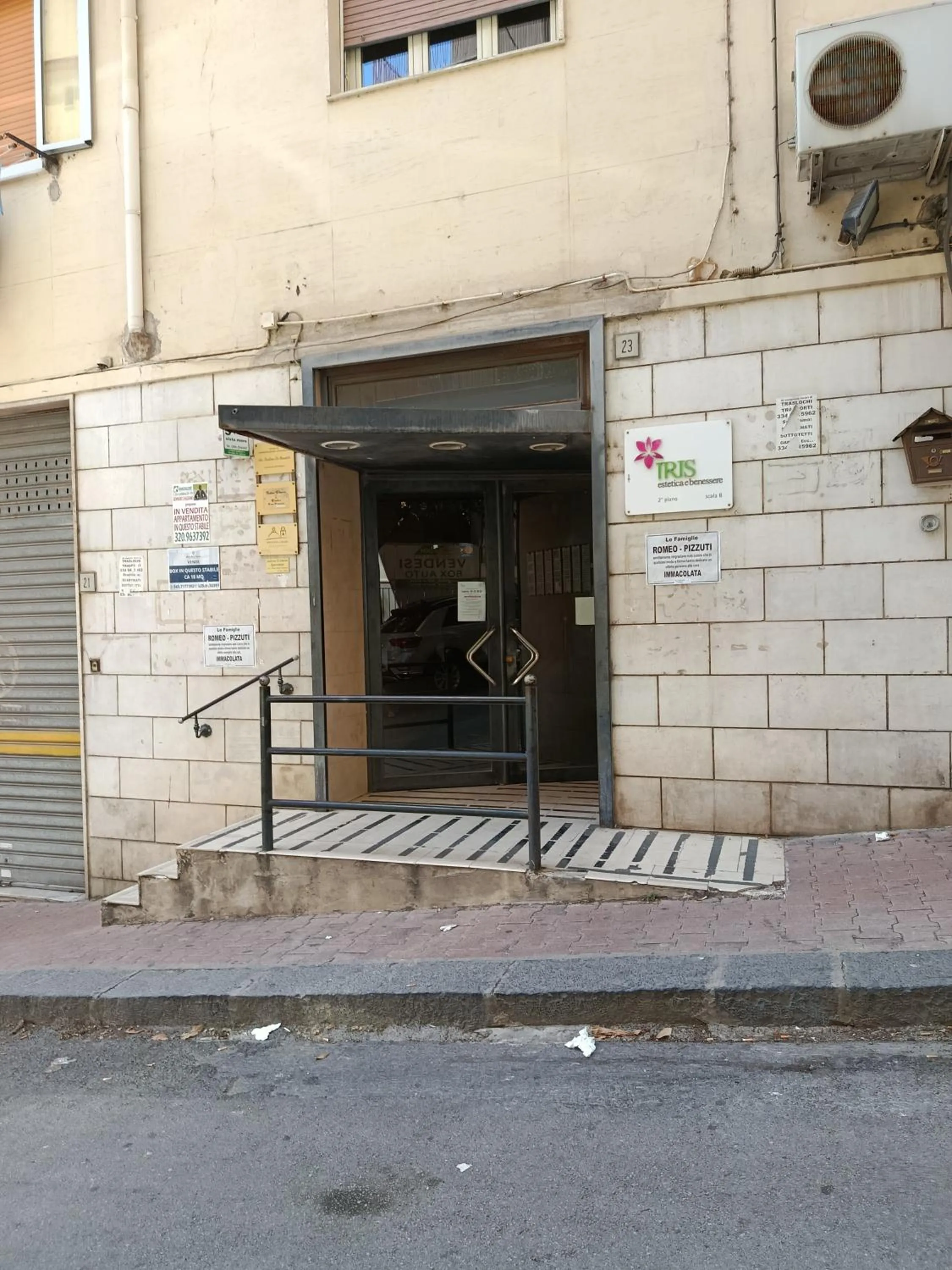 Facade/entrance in Salerno Eremita Apartment