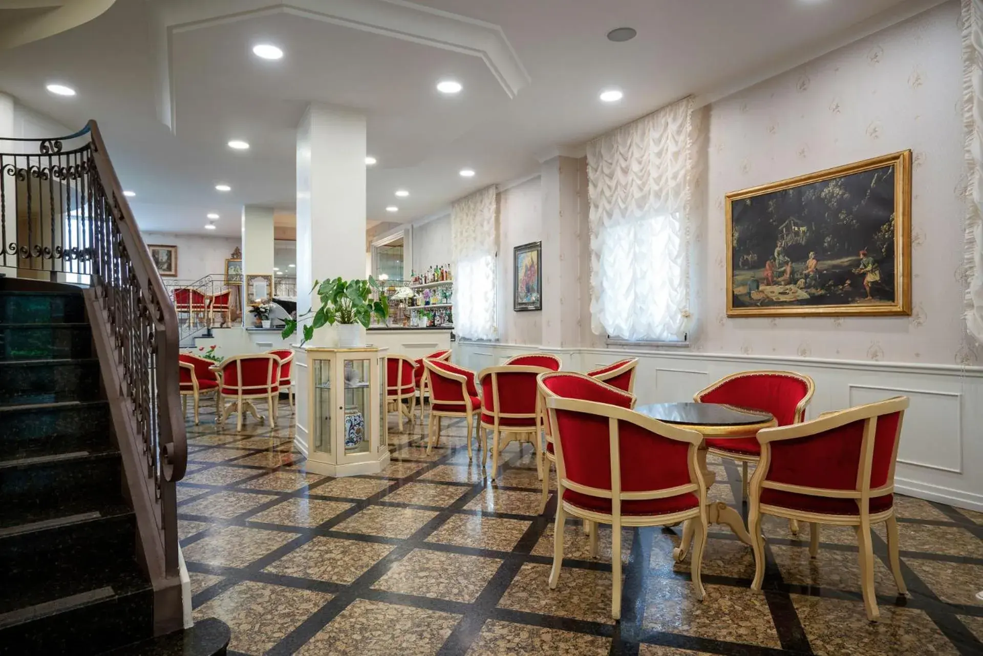 Lobby or reception, Restaurant/Places to Eat in Hotel President