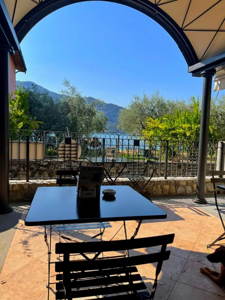 Lounge or bar in Sensole locanda contemporanea