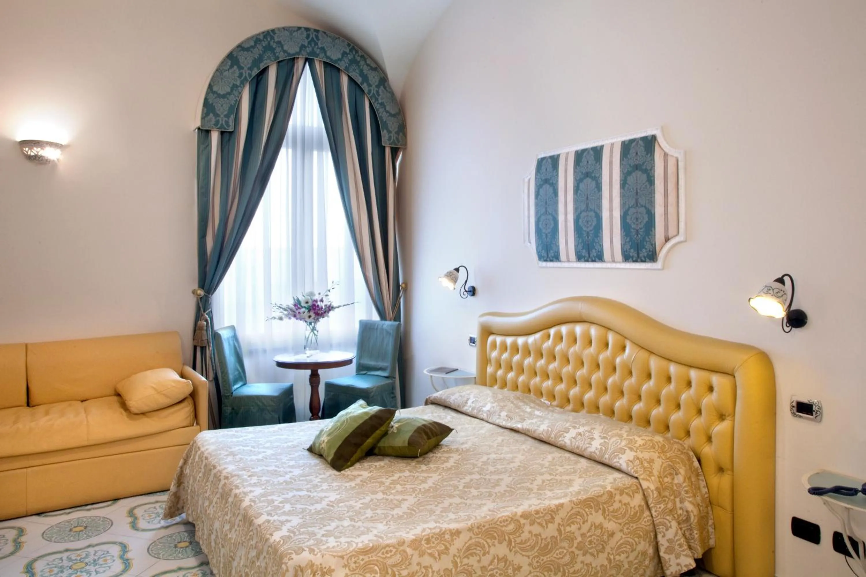 Bedroom, Bed in Hotel L'Antico Convitto