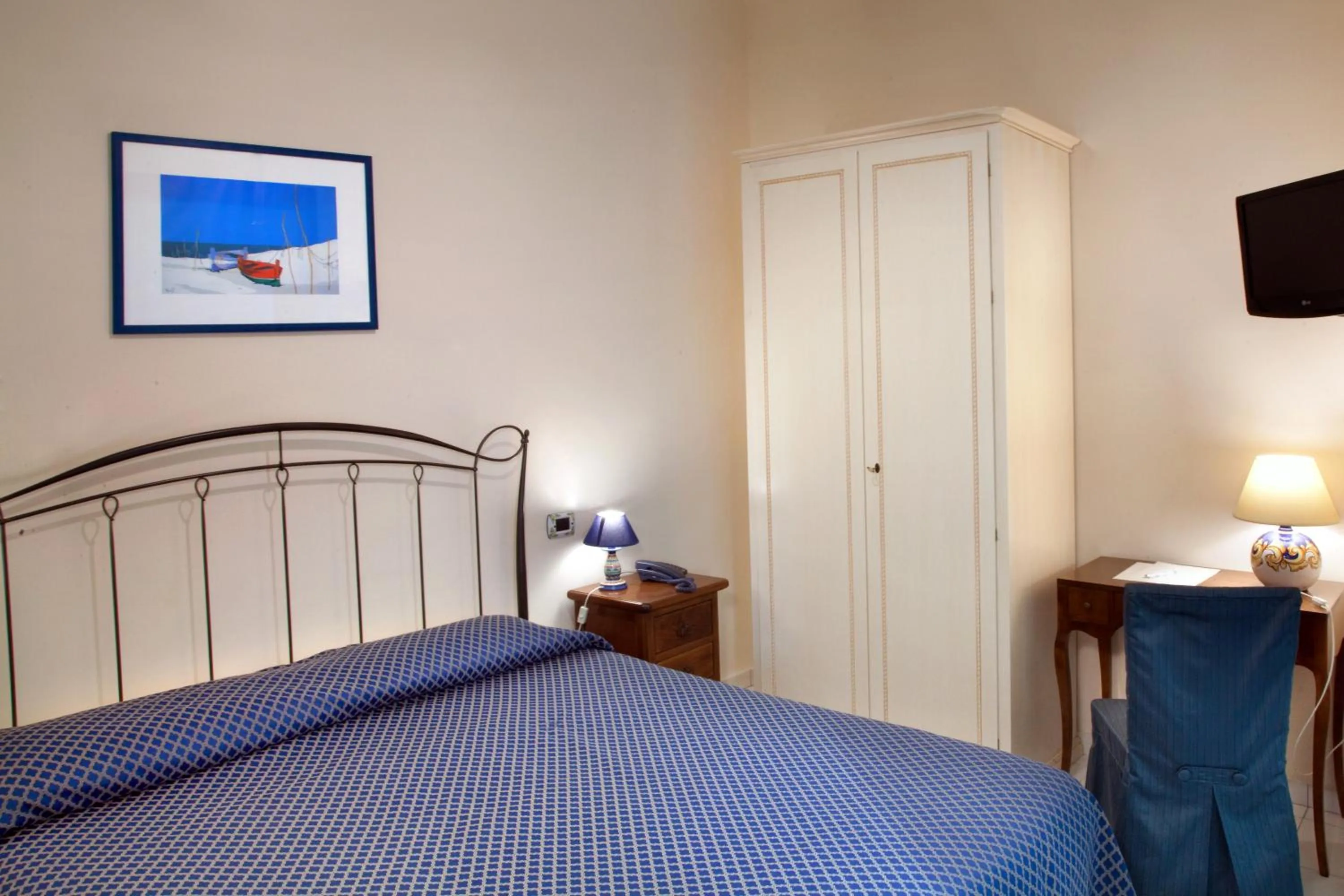 Bedroom, Bed in Hotel L'Antico Convitto