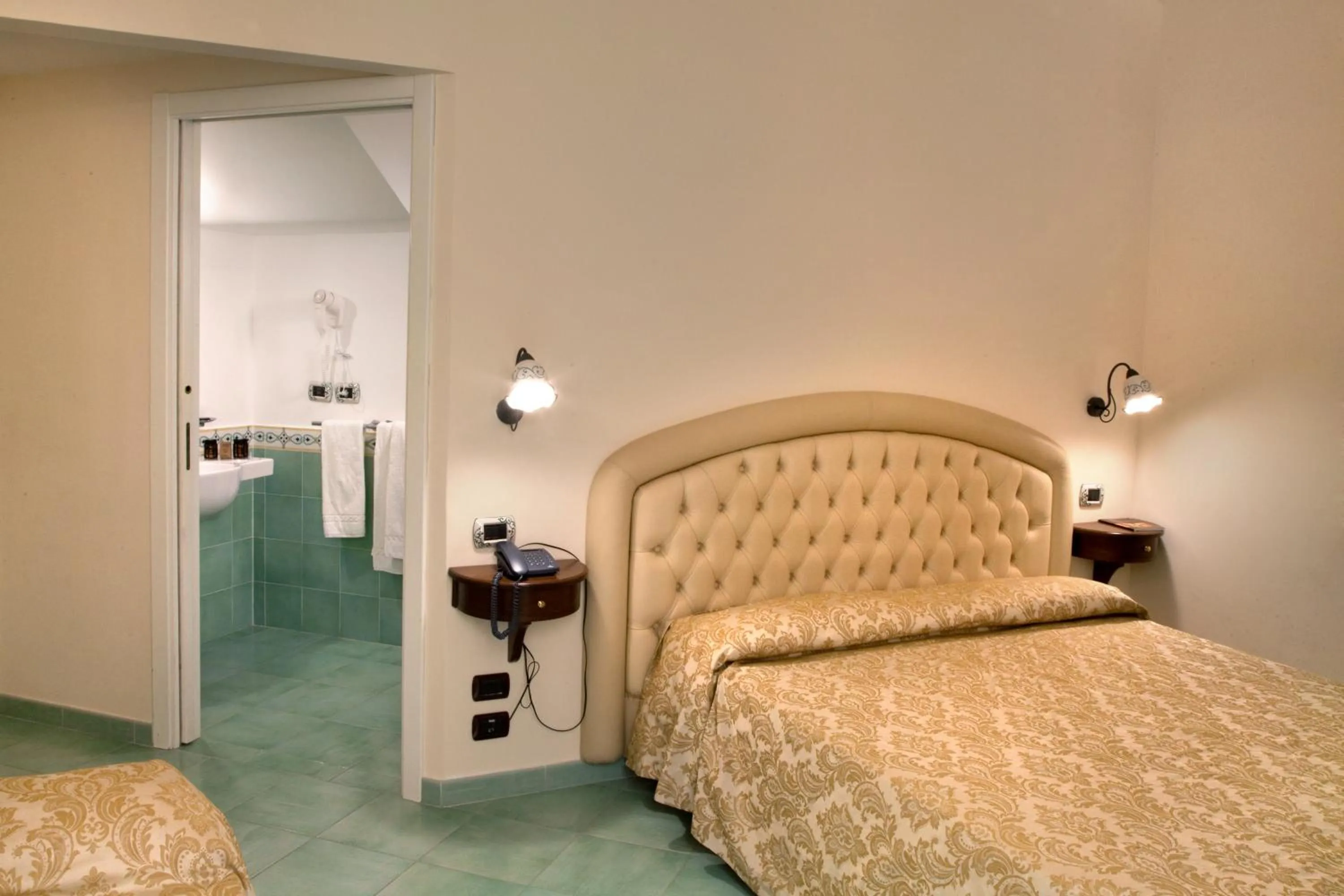 Bedroom, Bed in Hotel L'Antico Convitto