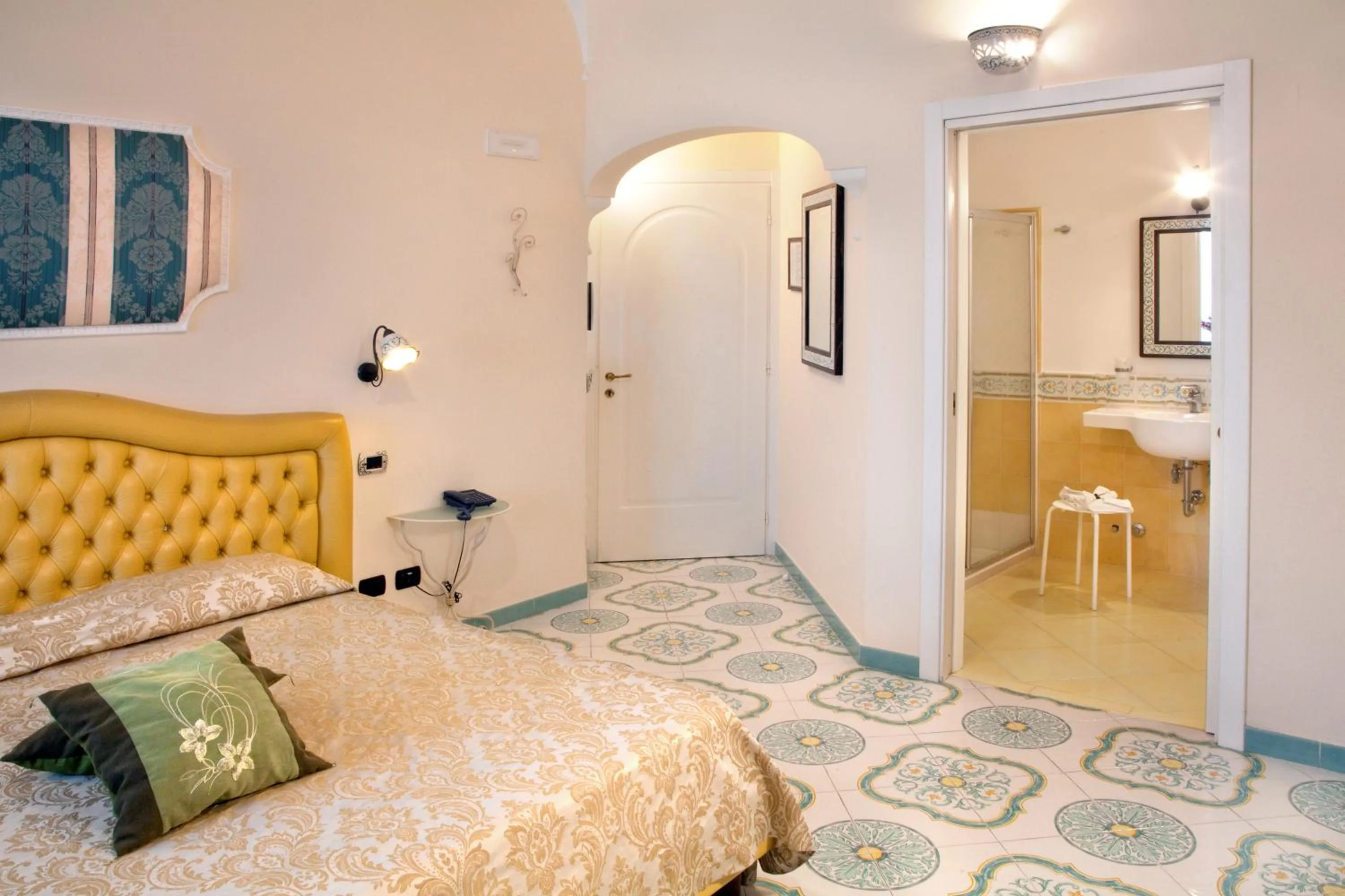 Bedroom, Bed in Hotel L'Antico Convitto