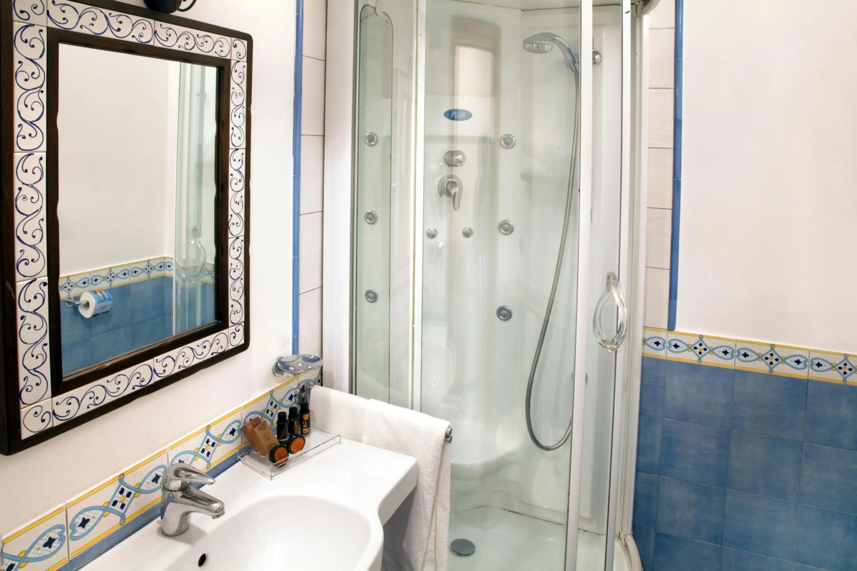 Bathroom in Hotel L'Antico Convitto