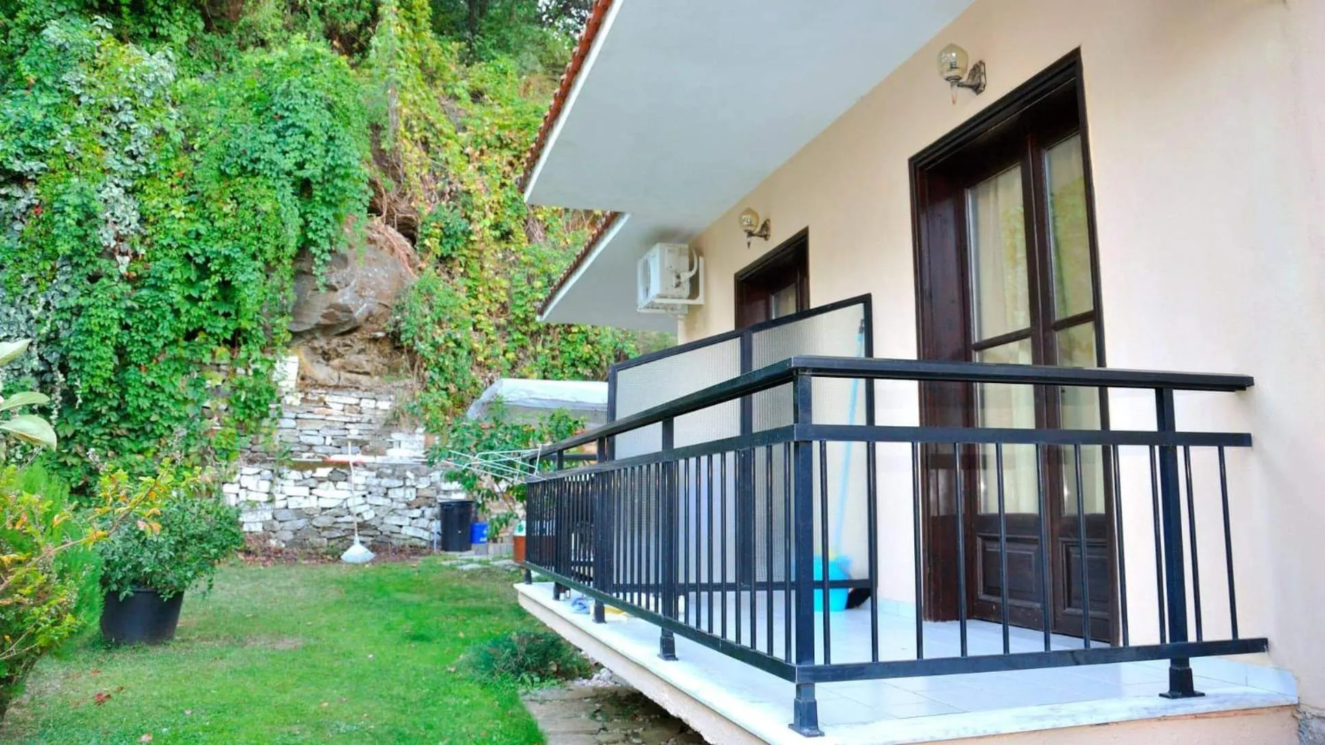 Property building in Villa Maria