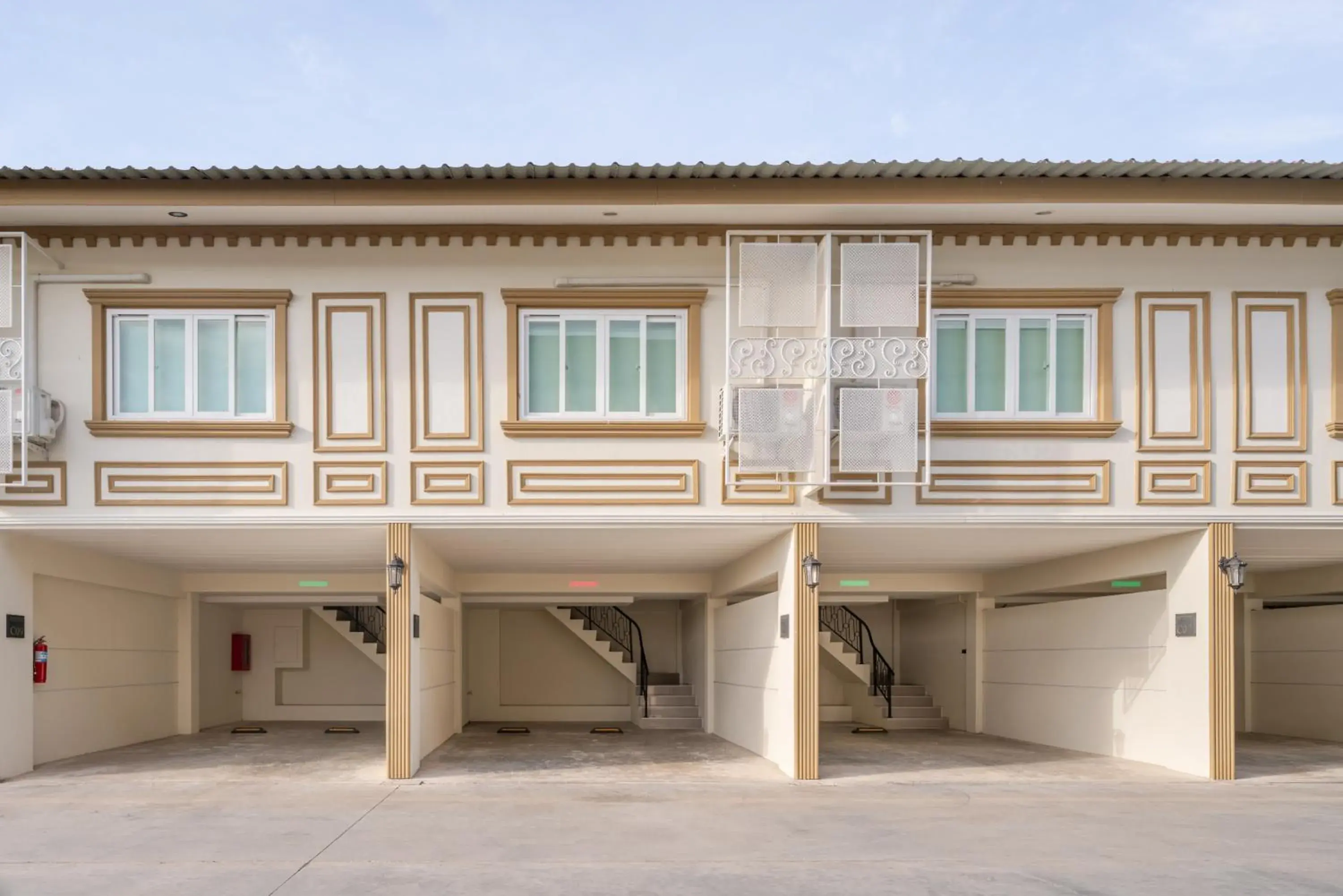 Property building in Grandbangsaray Property building in Grandbangsaray