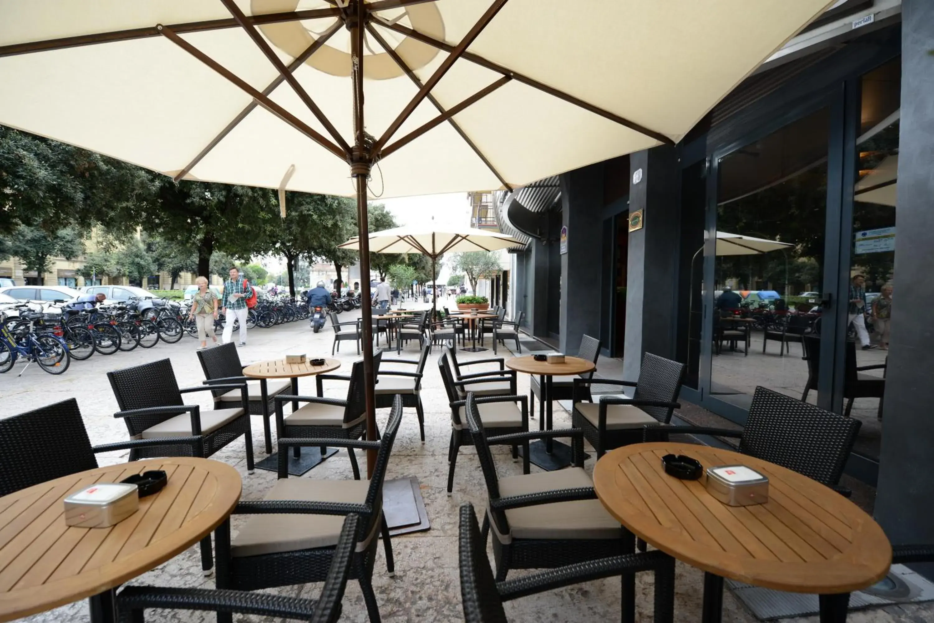 Facade/entrance in Hotel Firenze Facade/entrance in Hotel Firenze