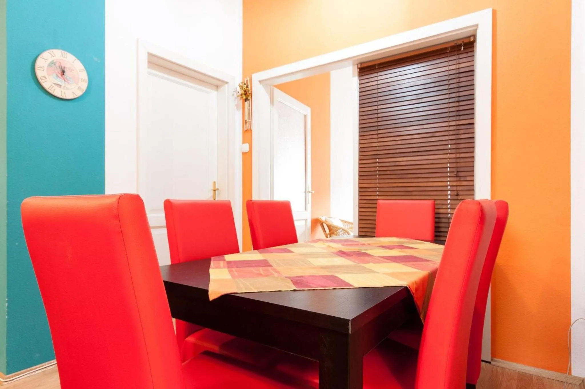 Restaurant/places to eat in Vibrant 3 Bedroom Apartment In The Pulsing Heart Of Budapest