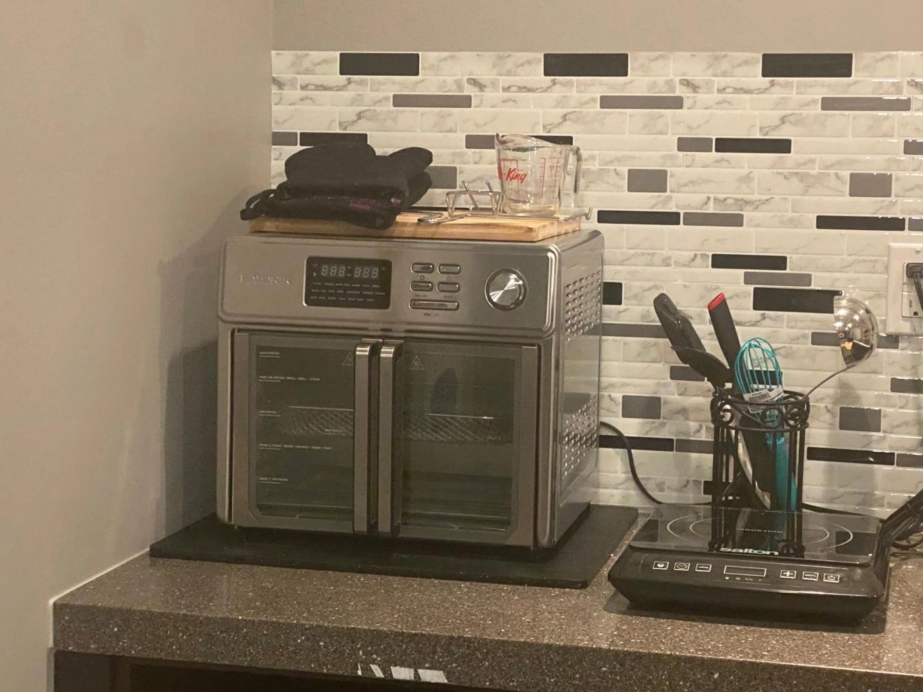 Kitchen or kitchenette in Stay549