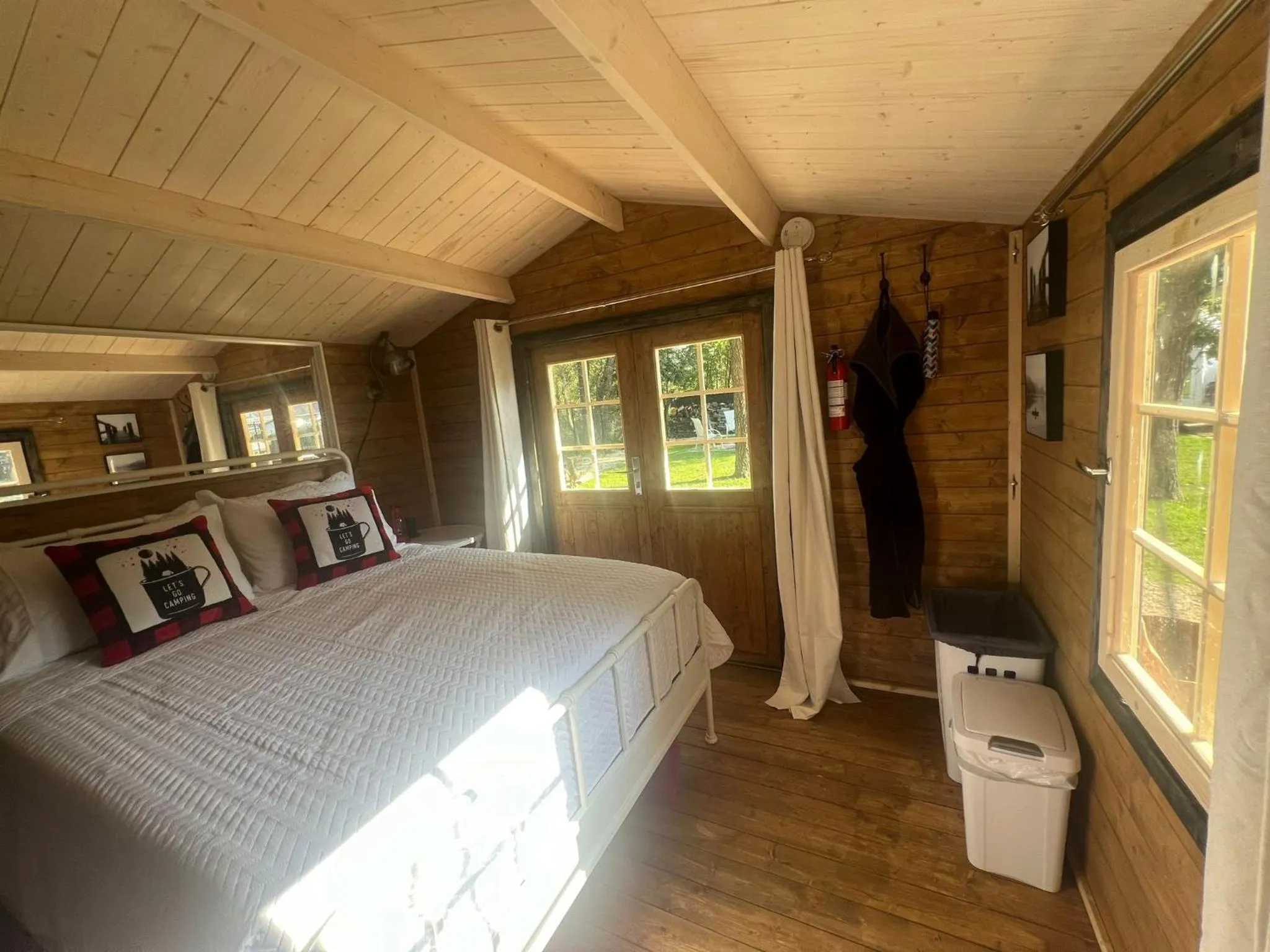 Queen Room with Pool View in Stay549