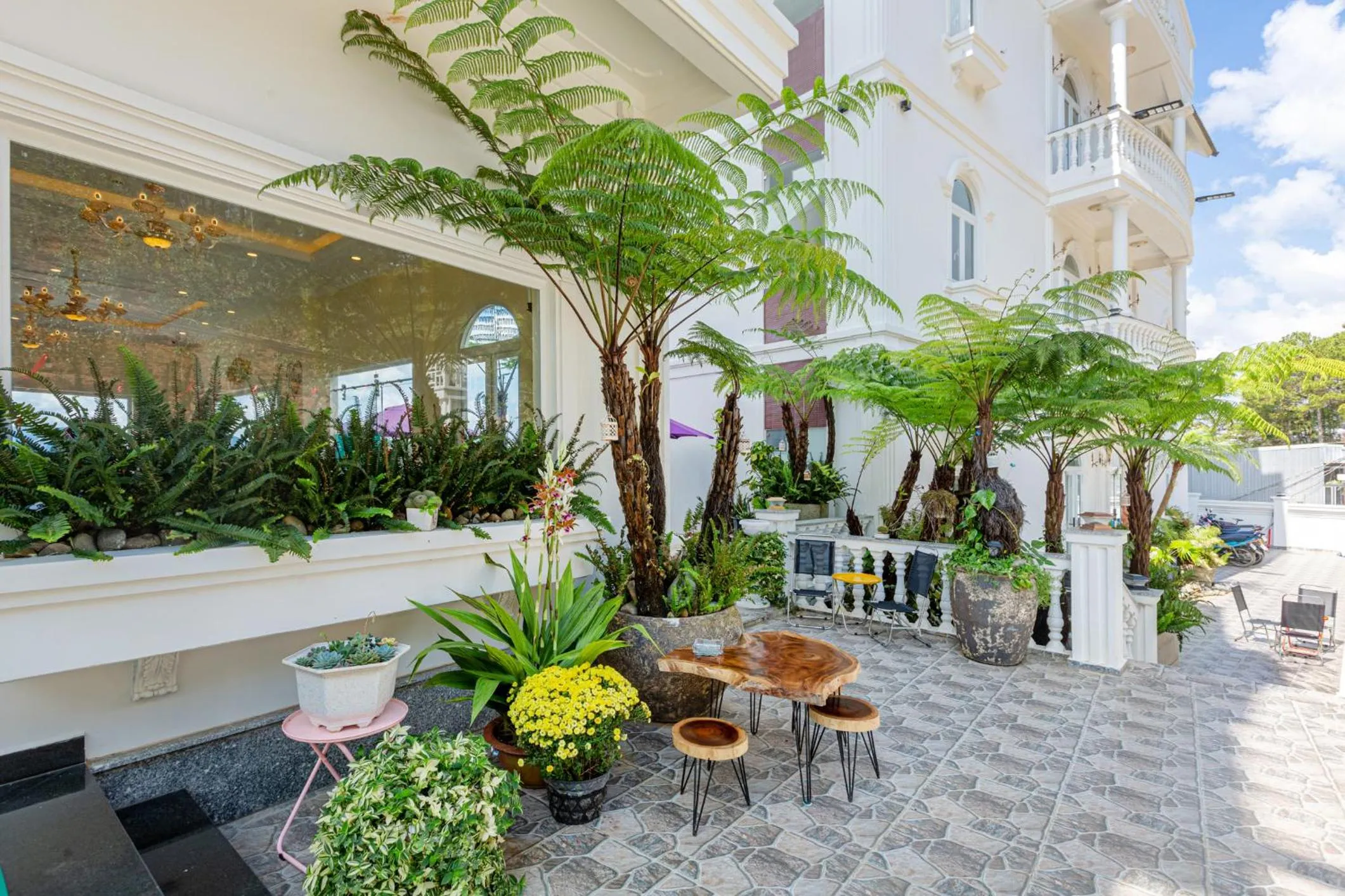 Patio in SHIN VILLAGE HOTEL