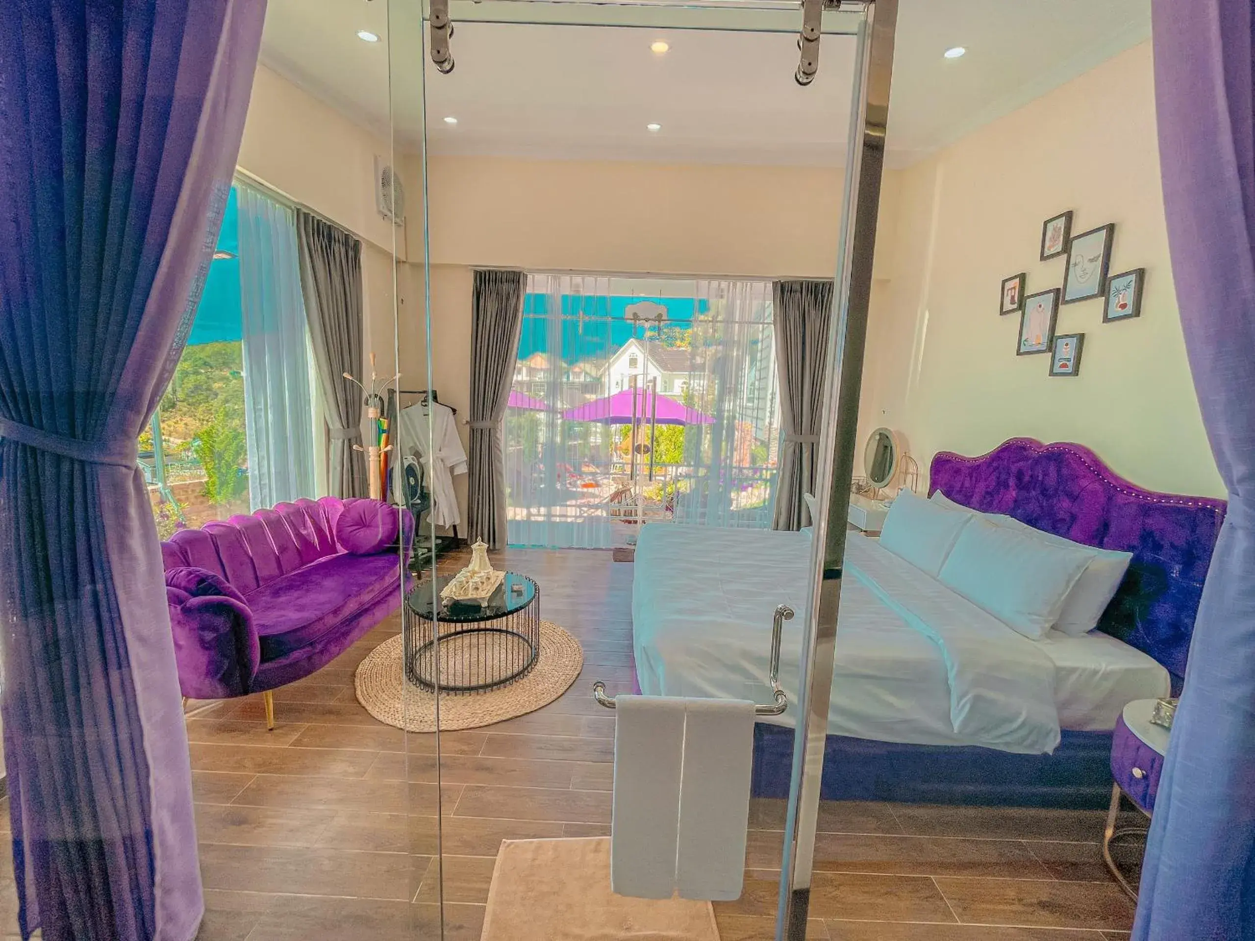 Living room in SHIN VILLAGE HOTEL Living room in SHIN VILLAGE HOTEL