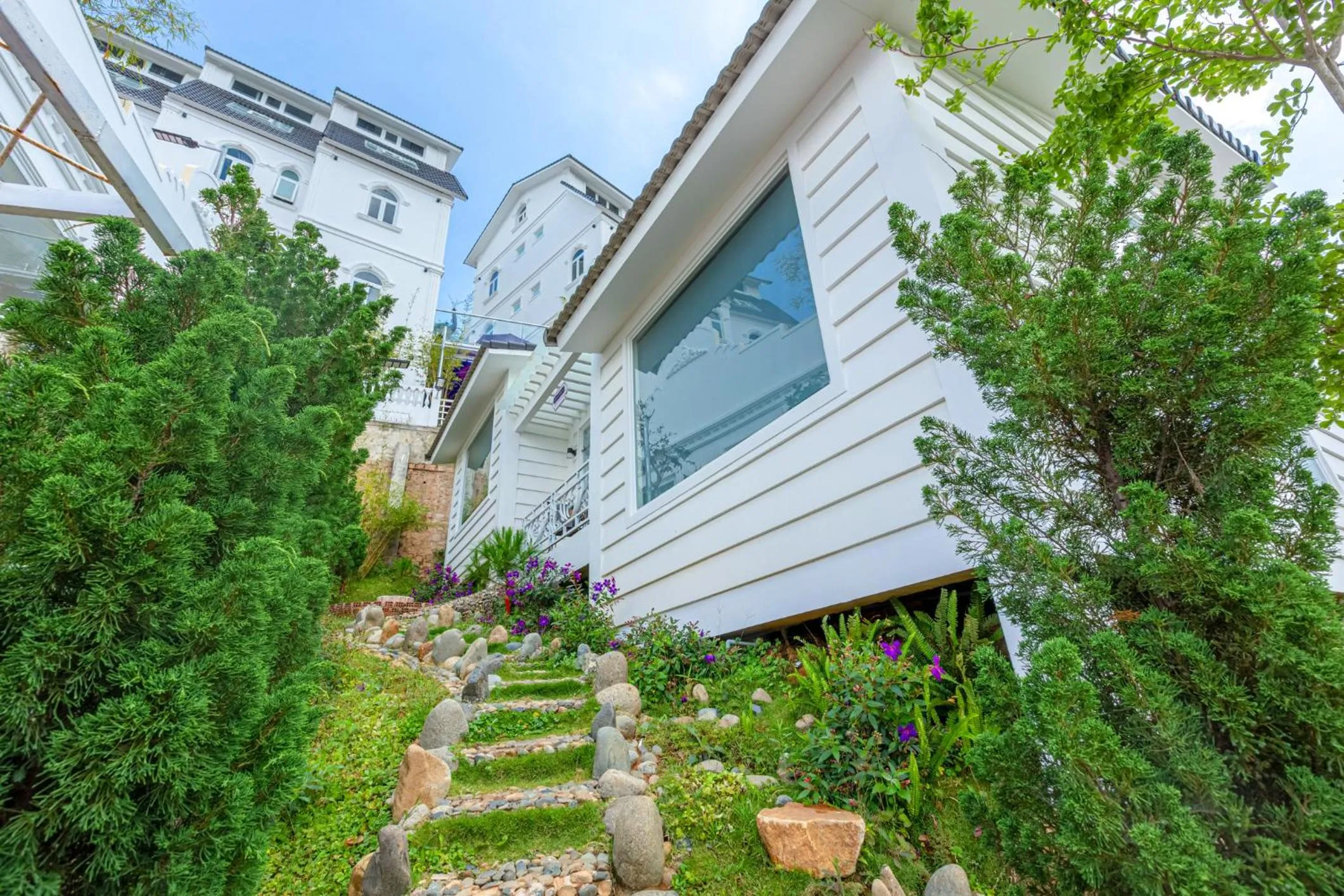 Property building in SHIN VILLAGE HOTEL