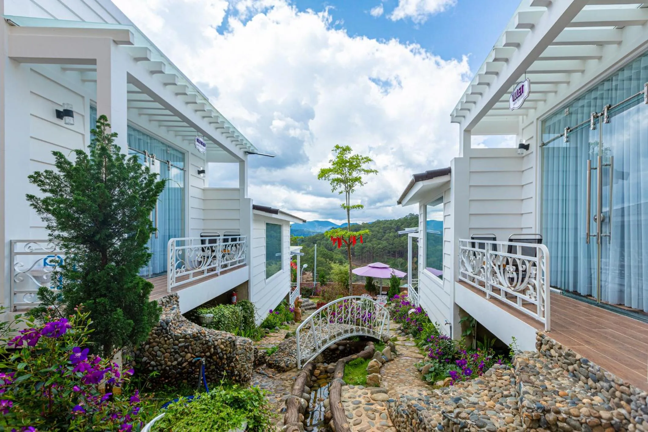 Patio in SHIN VILLAGE HOTEL