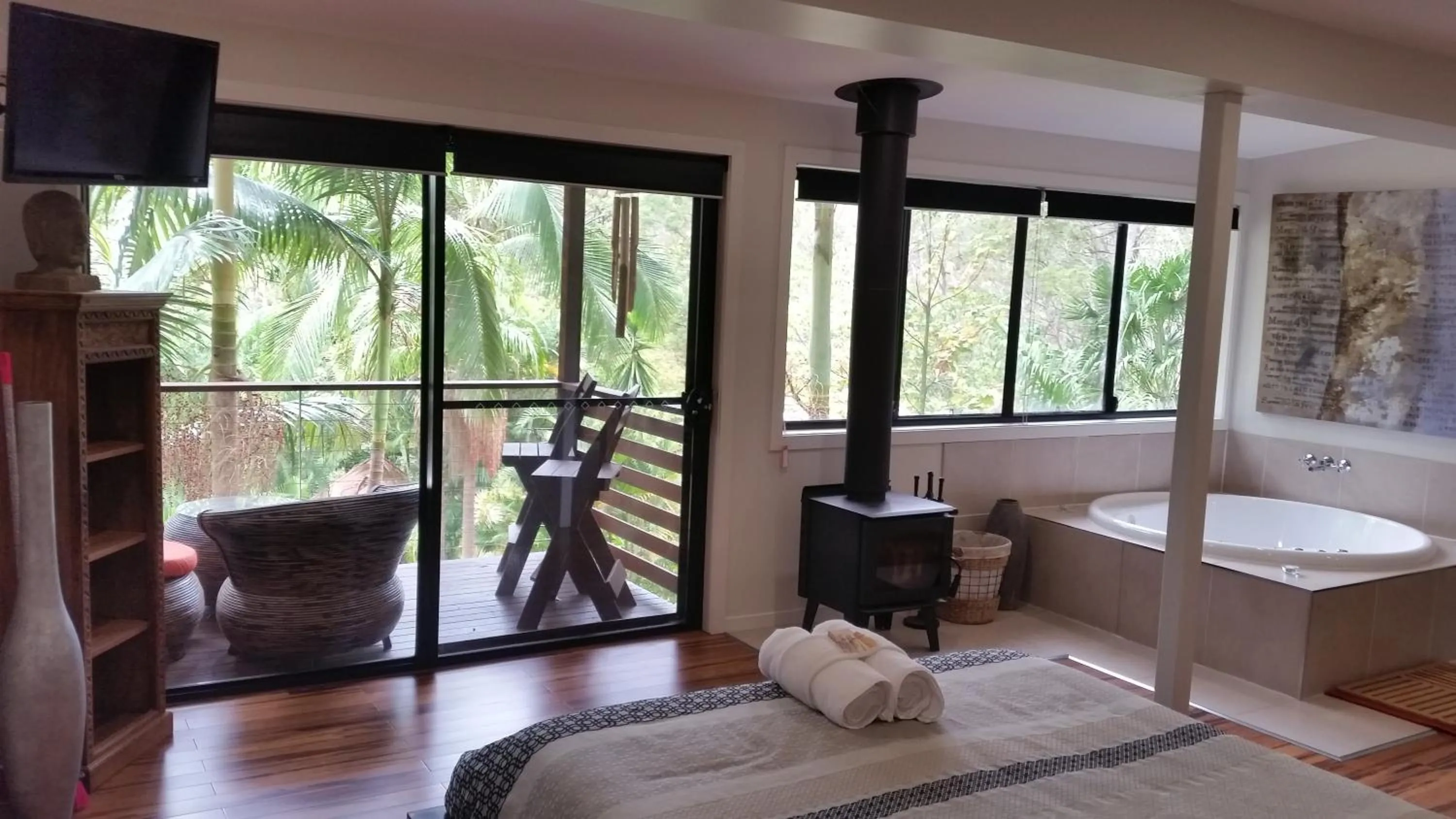 Hot Tub in Alaya Ascend