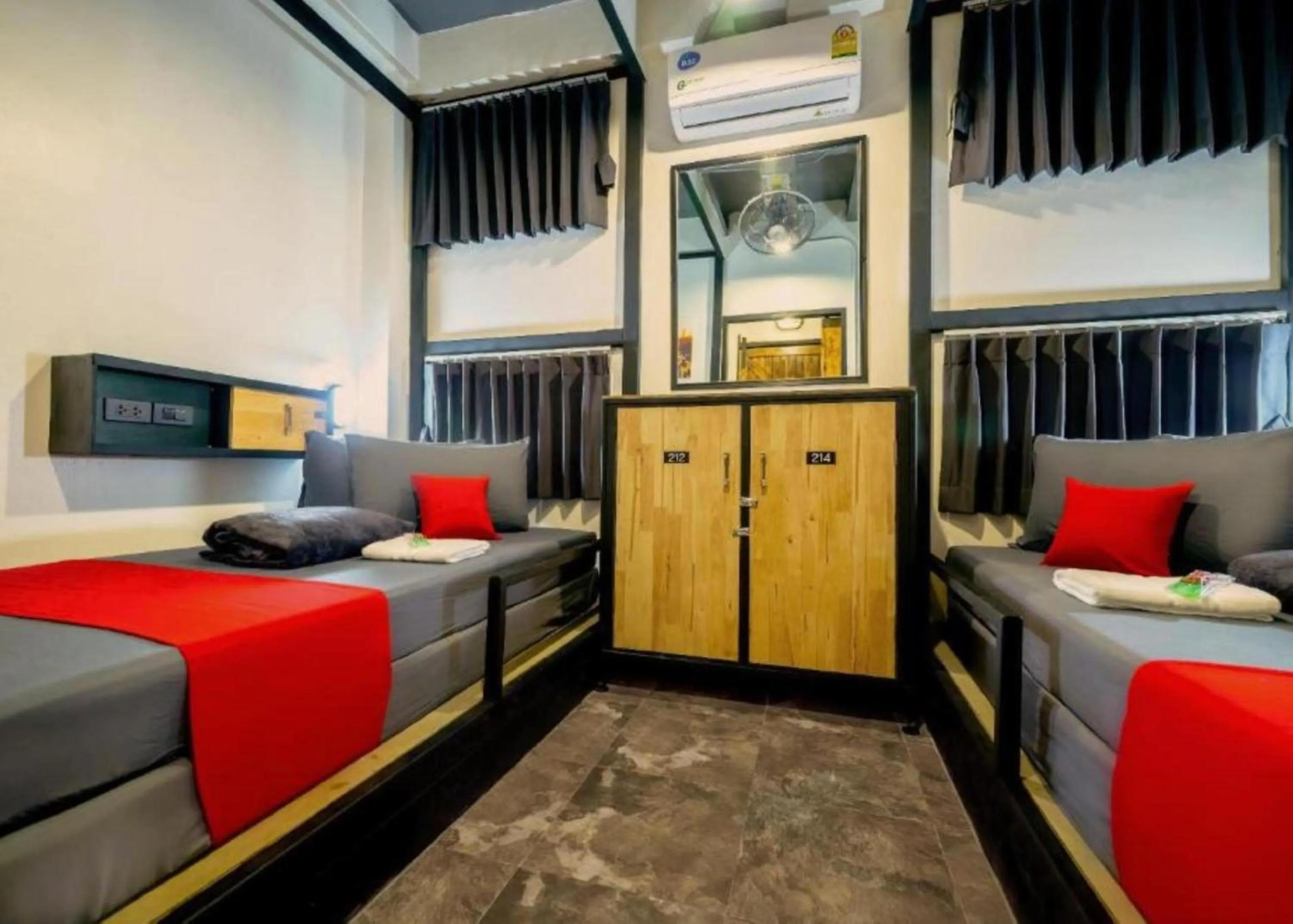 View (from property/room), Bed in Episode 11 Hostel Sukhumvit