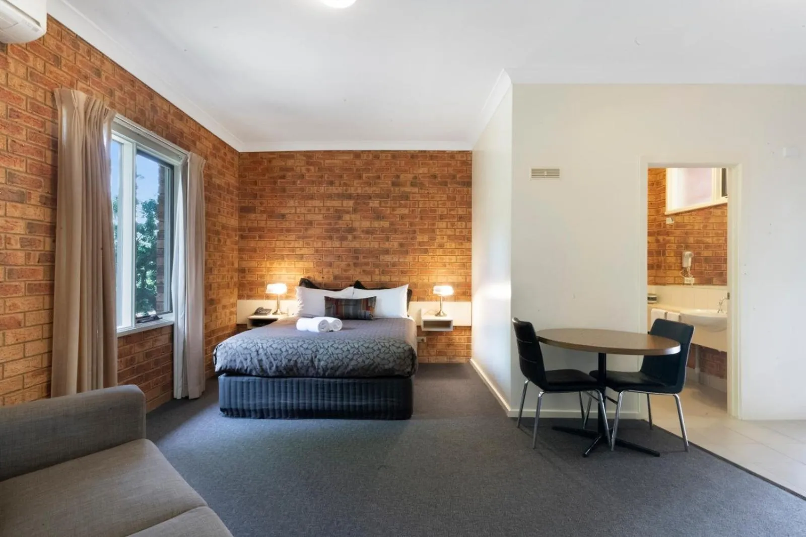 Bed in Broadford Sugarloaf Motel