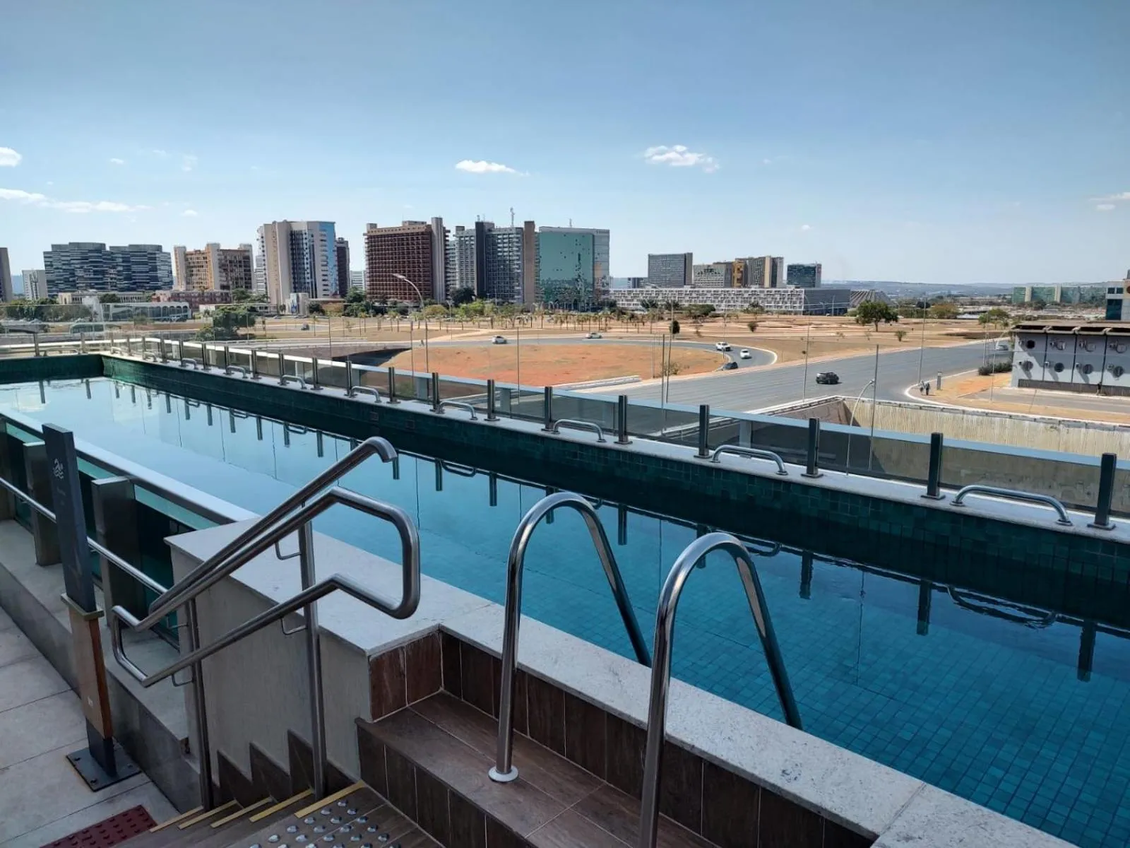 Swimming pool in Ramada by Wyndham Brasilia Alvorada