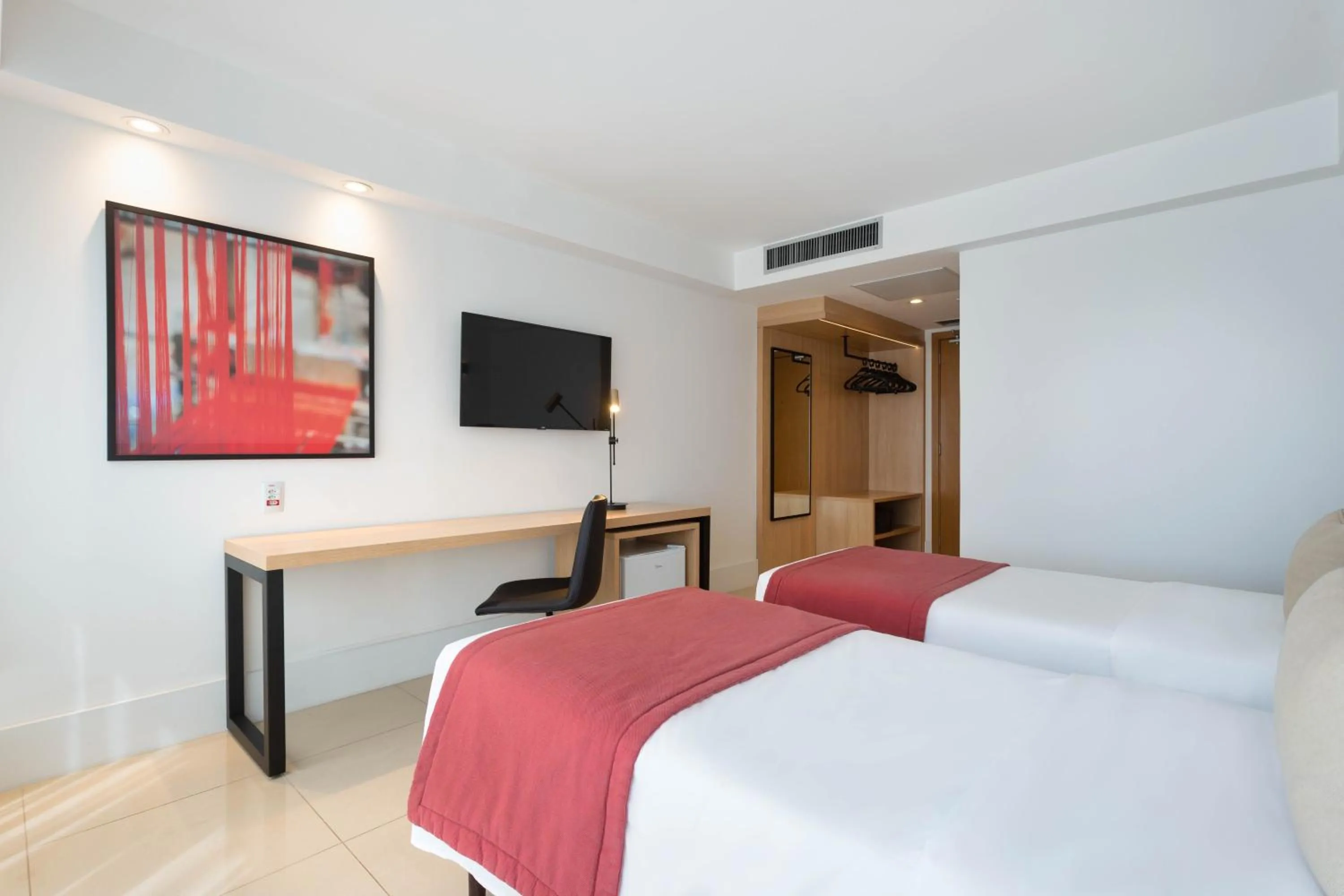 Bedroom, Bed in Ramada by Wyndham Brasilia Alvorada